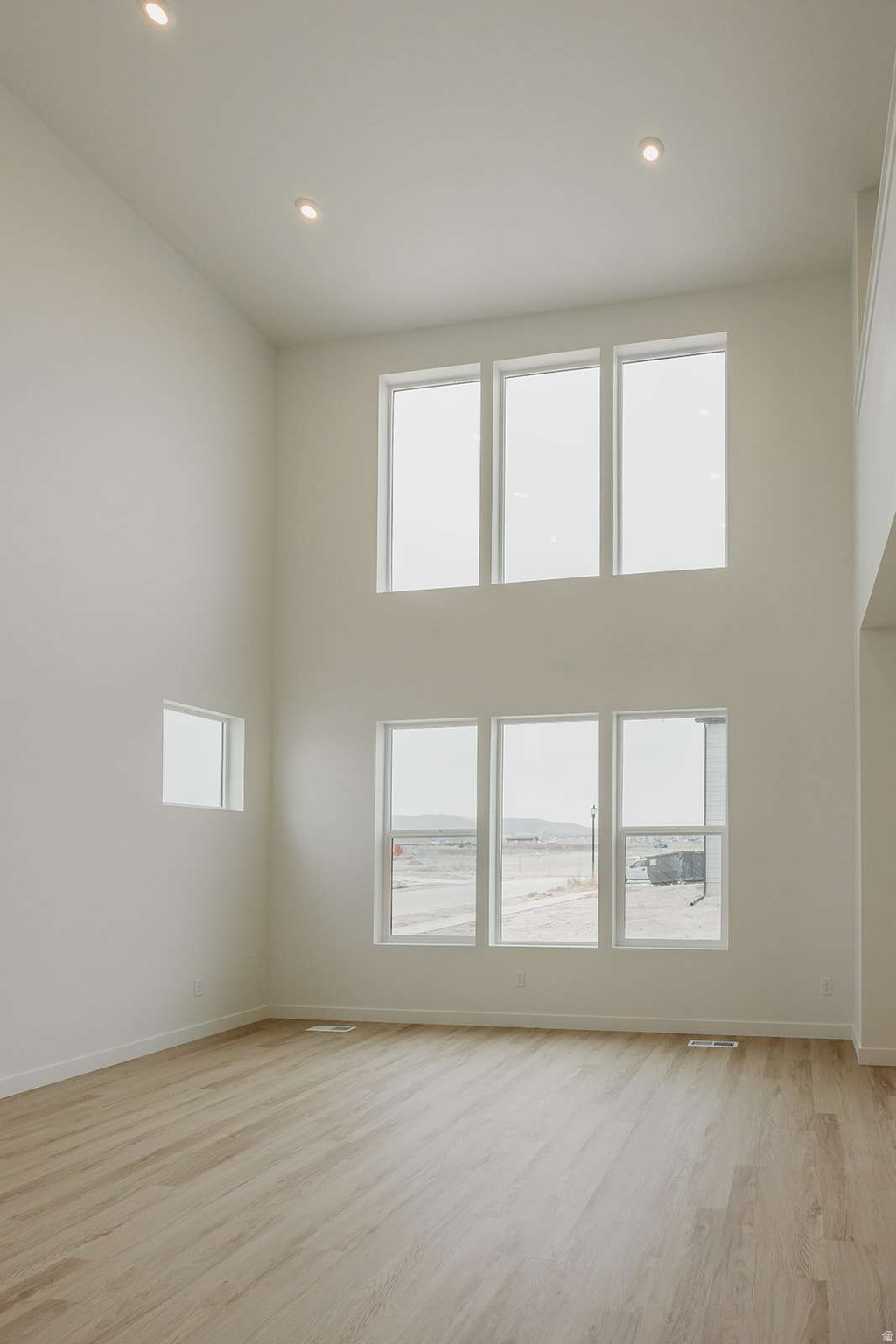 RIVERSIDE ESTATES - Residential