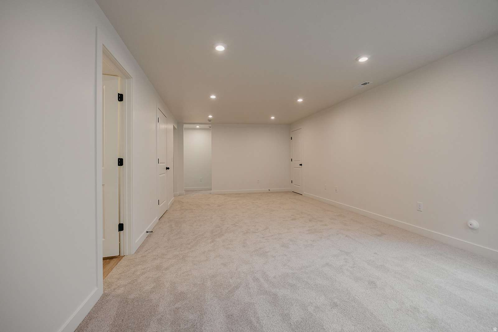 RIVERSIDE ESTATES - Residential