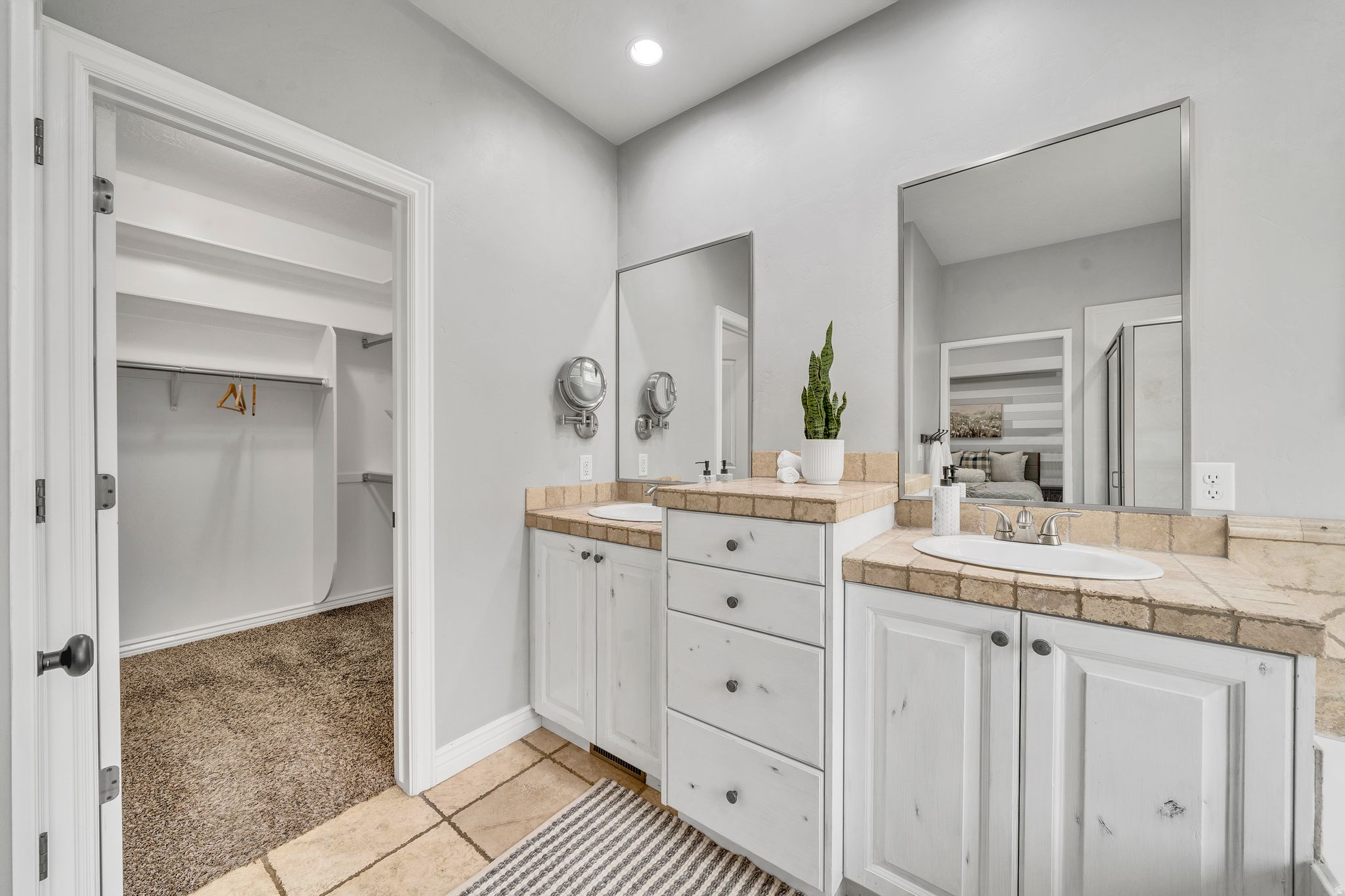 QUAIL HOLLOW - Residential