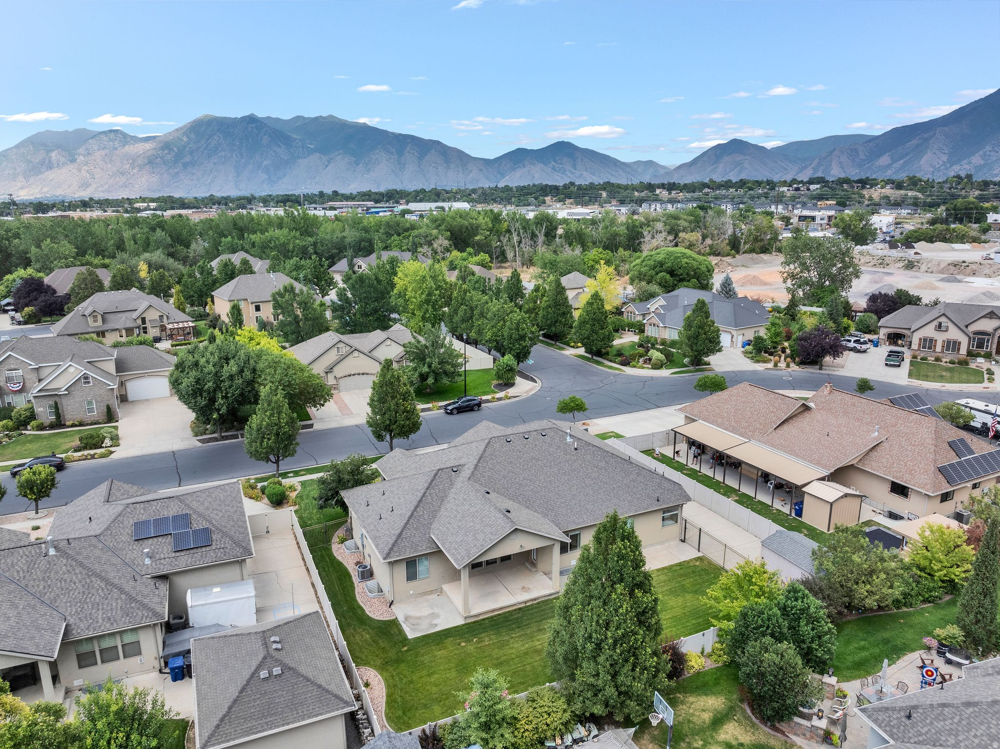QUAIL HOLLOW - Residential