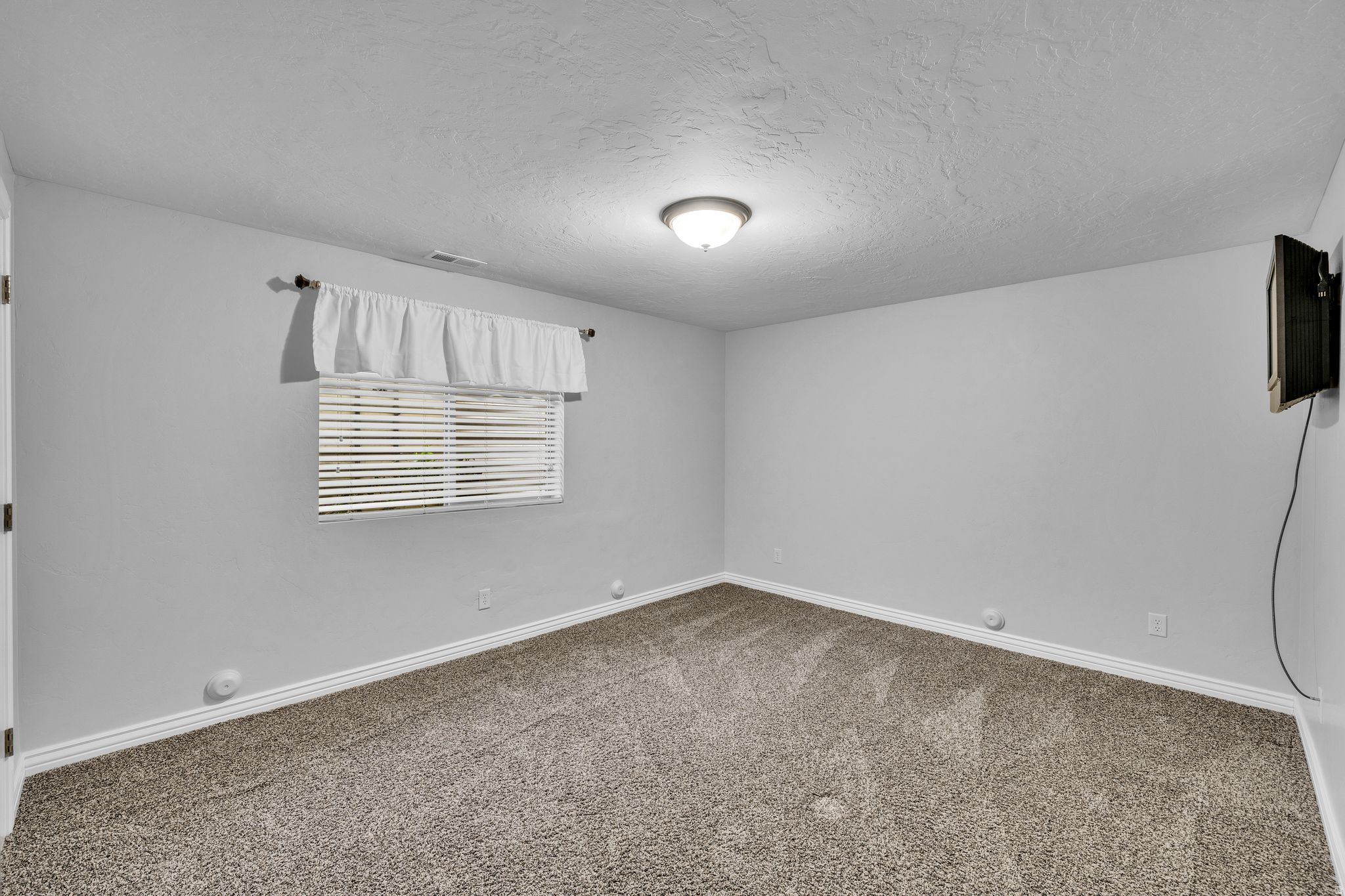 QUAIL HOLLOW - Residential