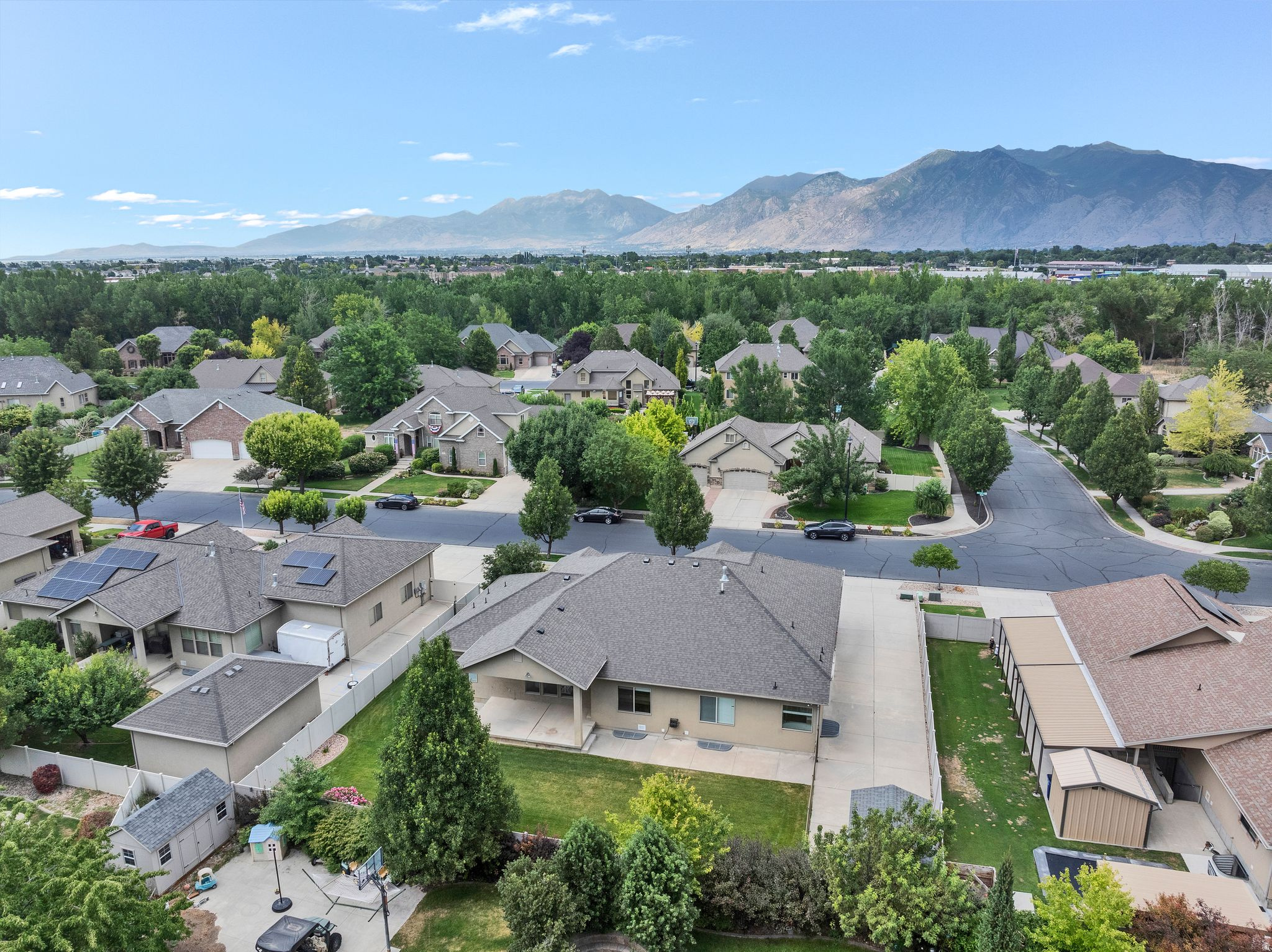 QUAIL HOLLOW - Residential