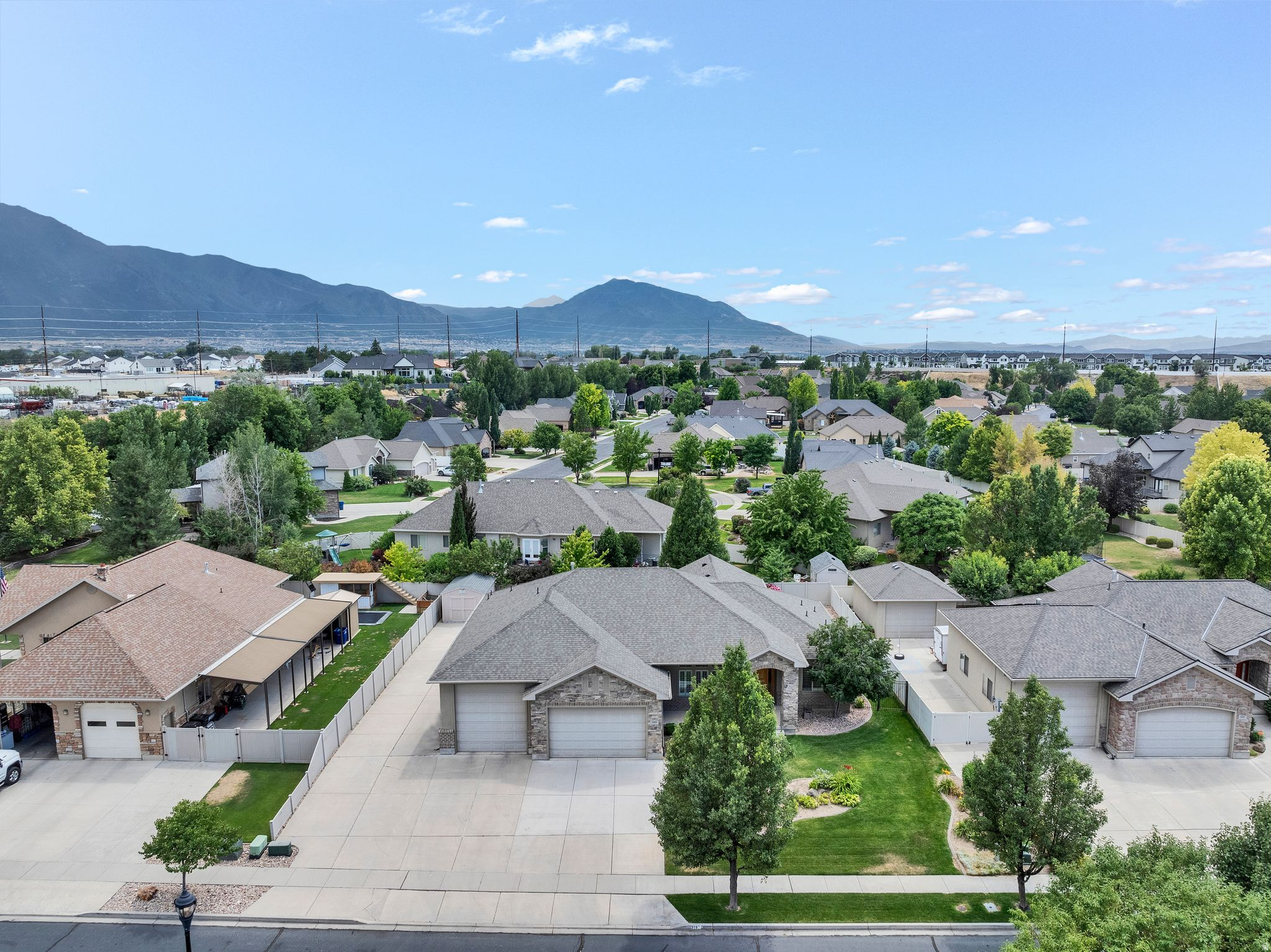 QUAIL HOLLOW - Residential