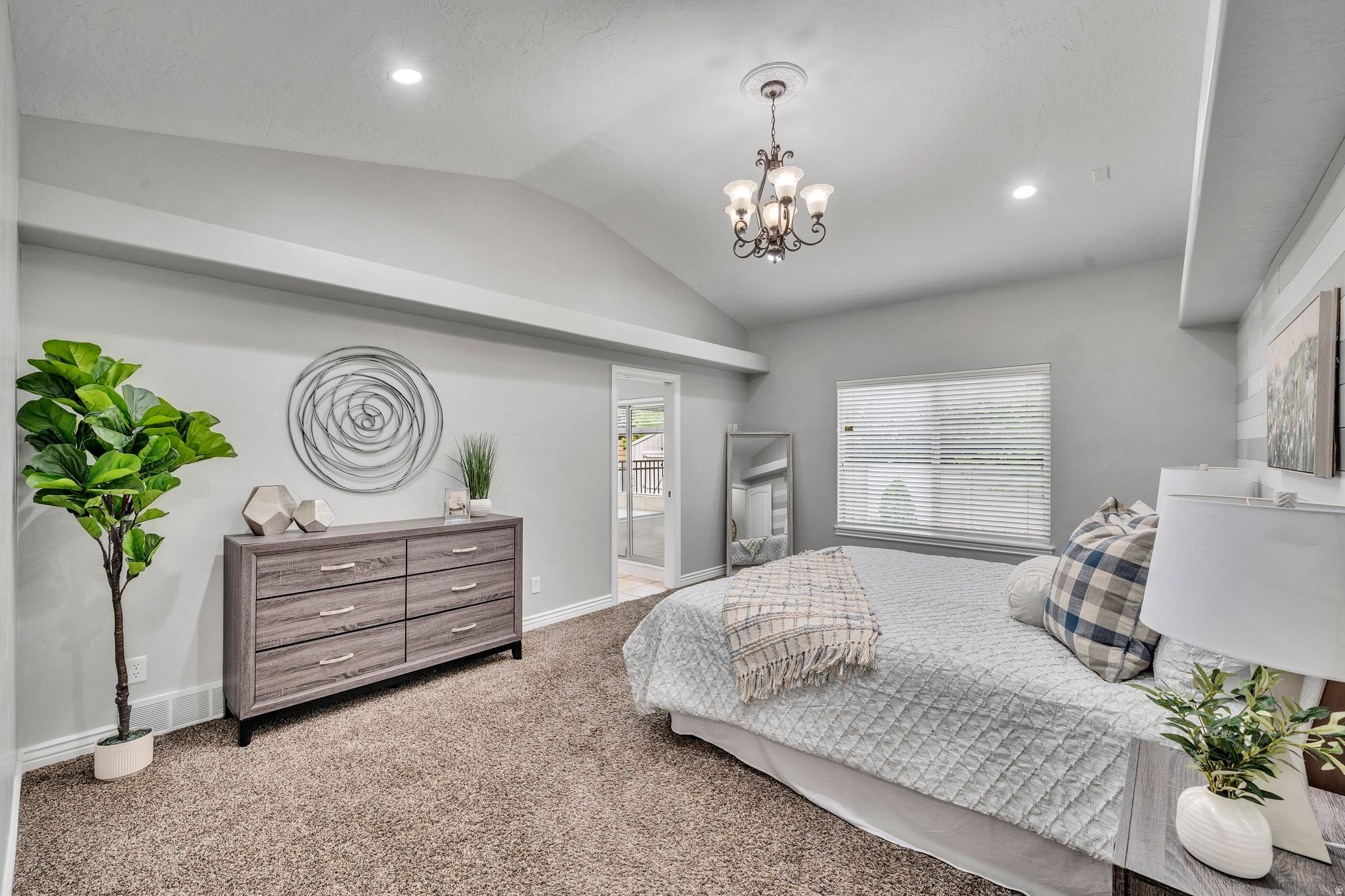 QUAIL HOLLOW - Residential
