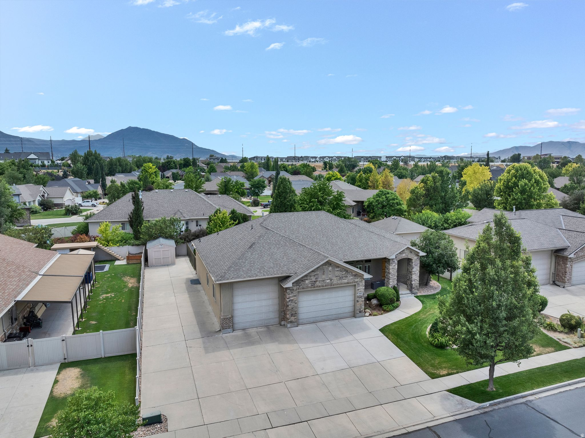 QUAIL HOLLOW - Residential