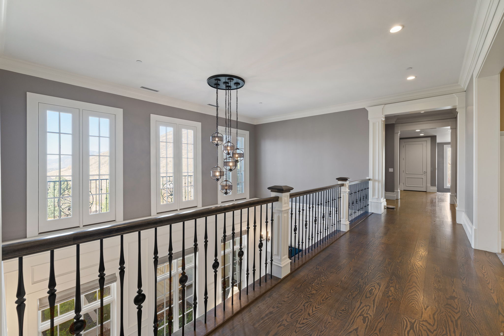 COVE IN CORNERCANYON - Residential