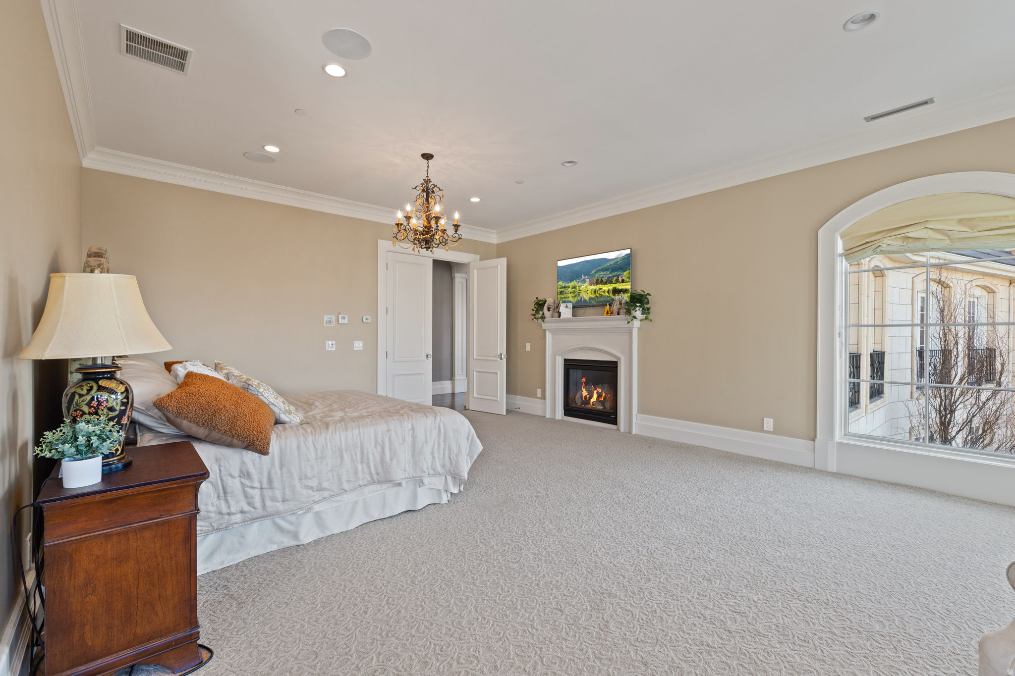 COVE IN CORNERCANYON - Residential
