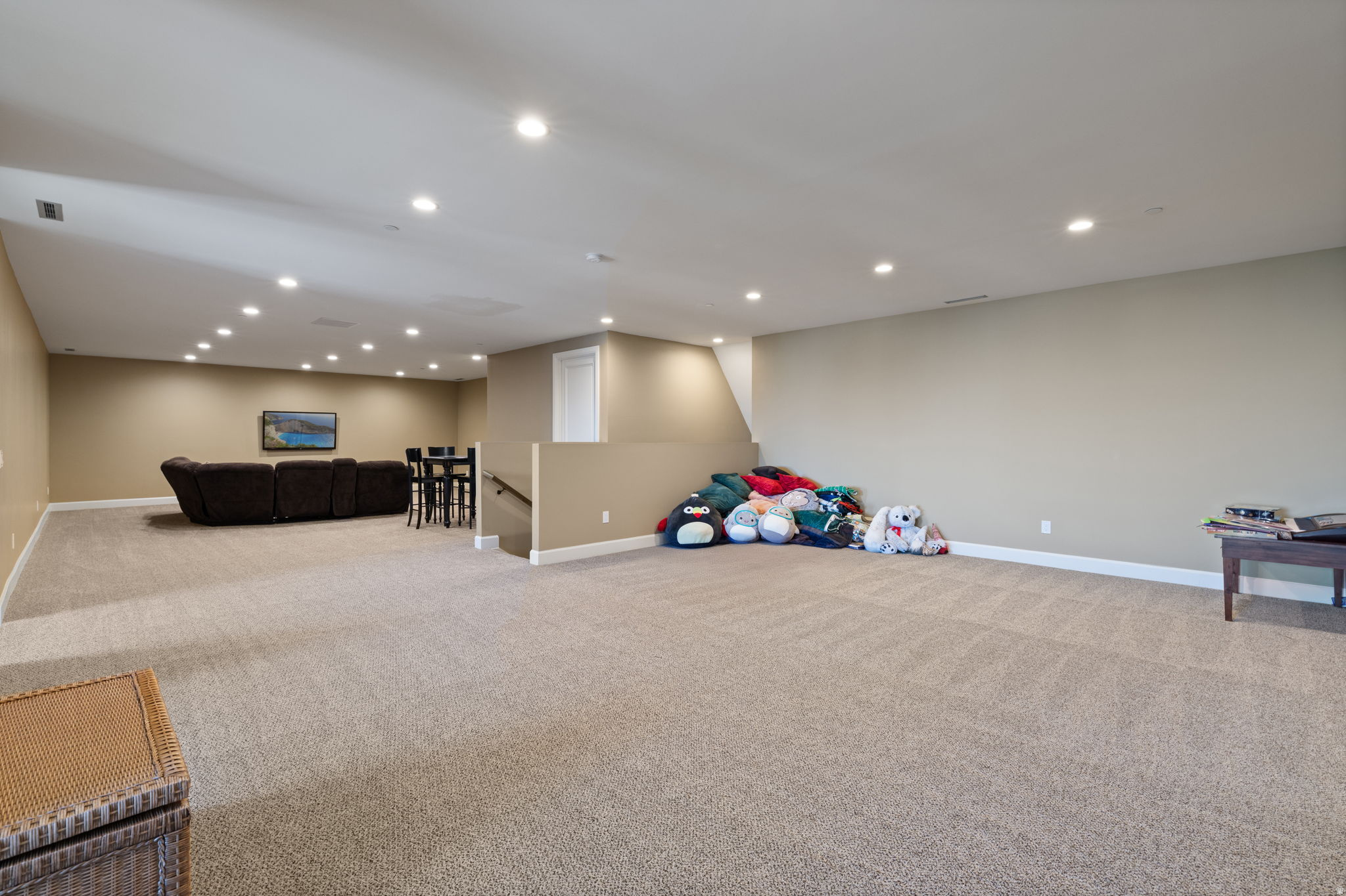 COVE IN CORNERCANYON - Residential