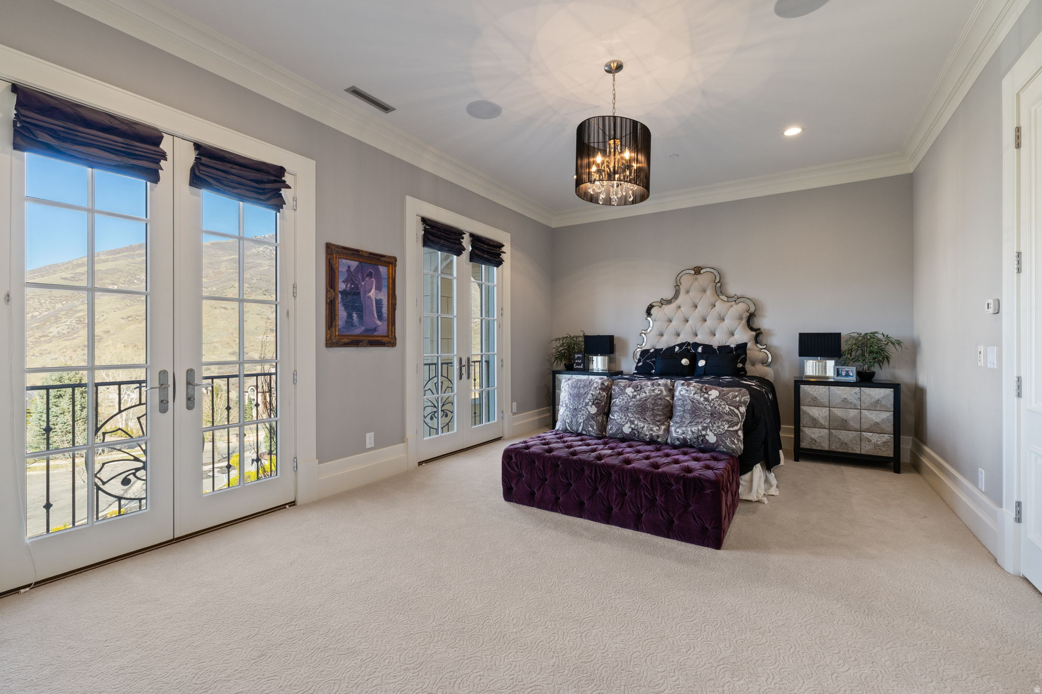 COVE IN CORNERCANYON - Residential