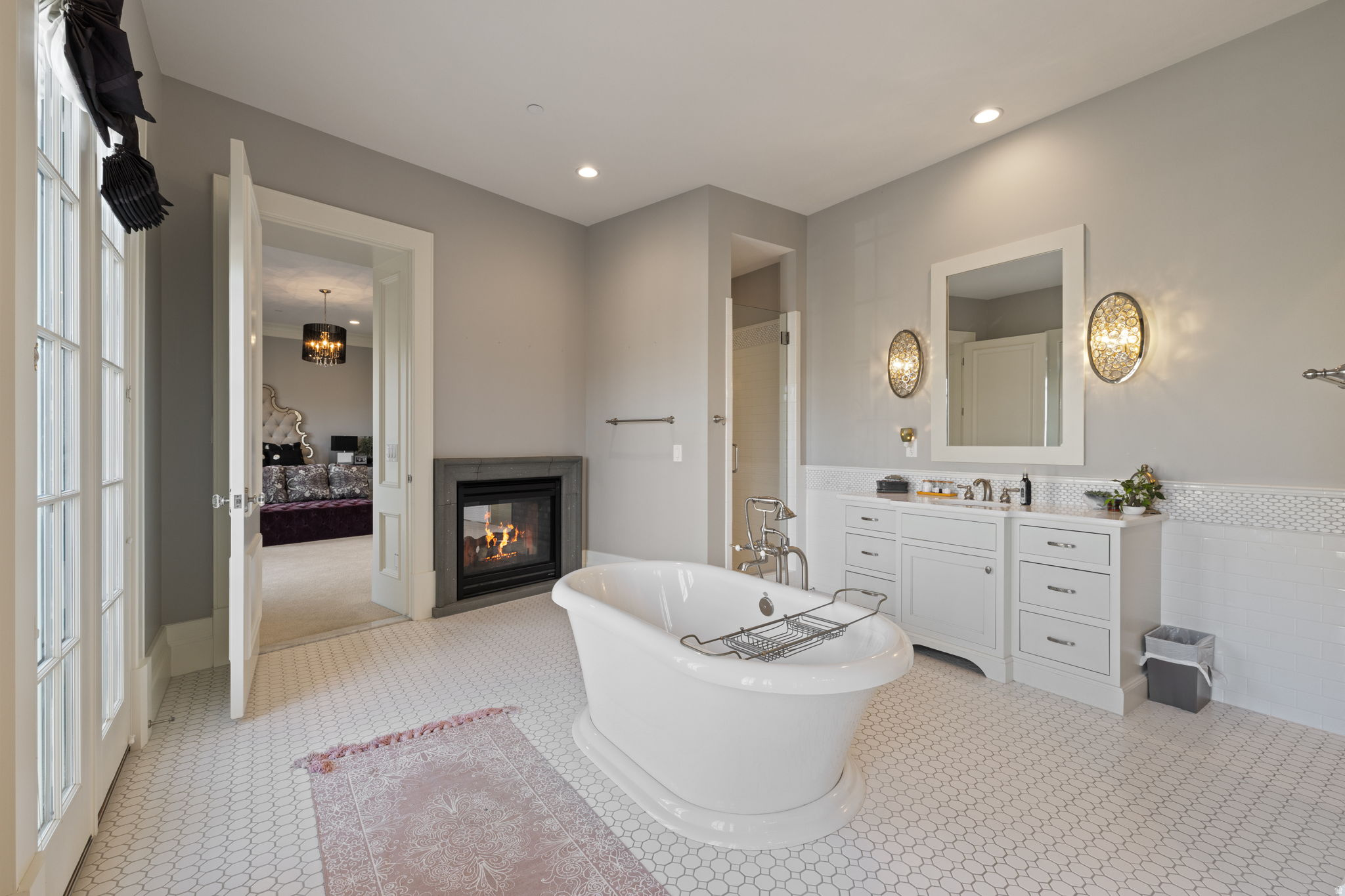 COVE IN CORNERCANYON - Residential