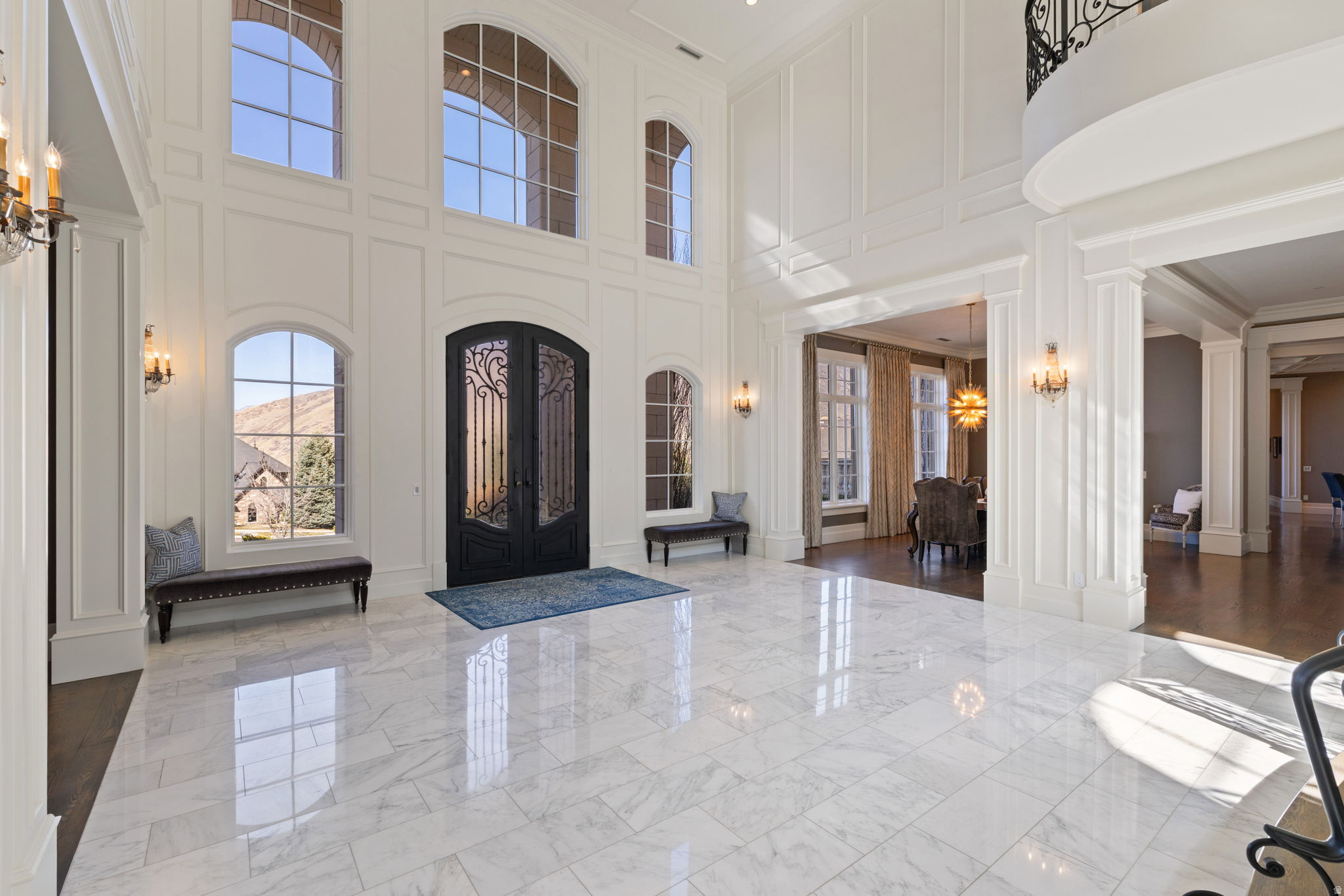 COVE IN CORNERCANYON - Residential