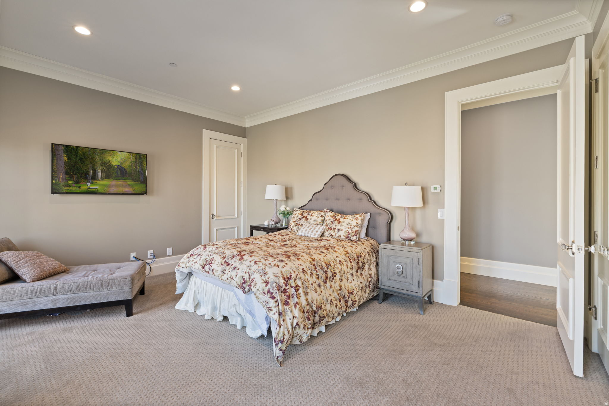COVE IN CORNERCANYON - Residential