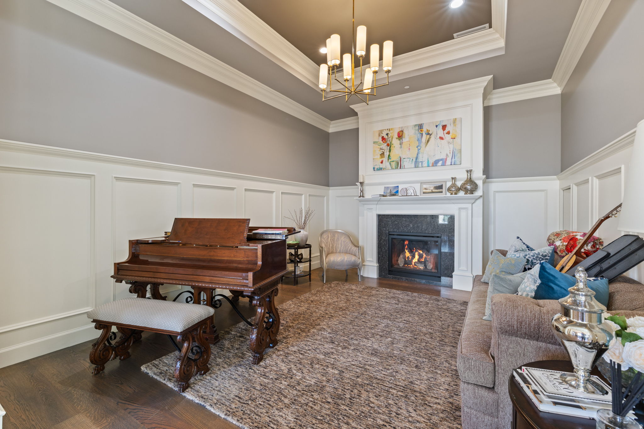 COVE IN CORNERCANYON - Residential