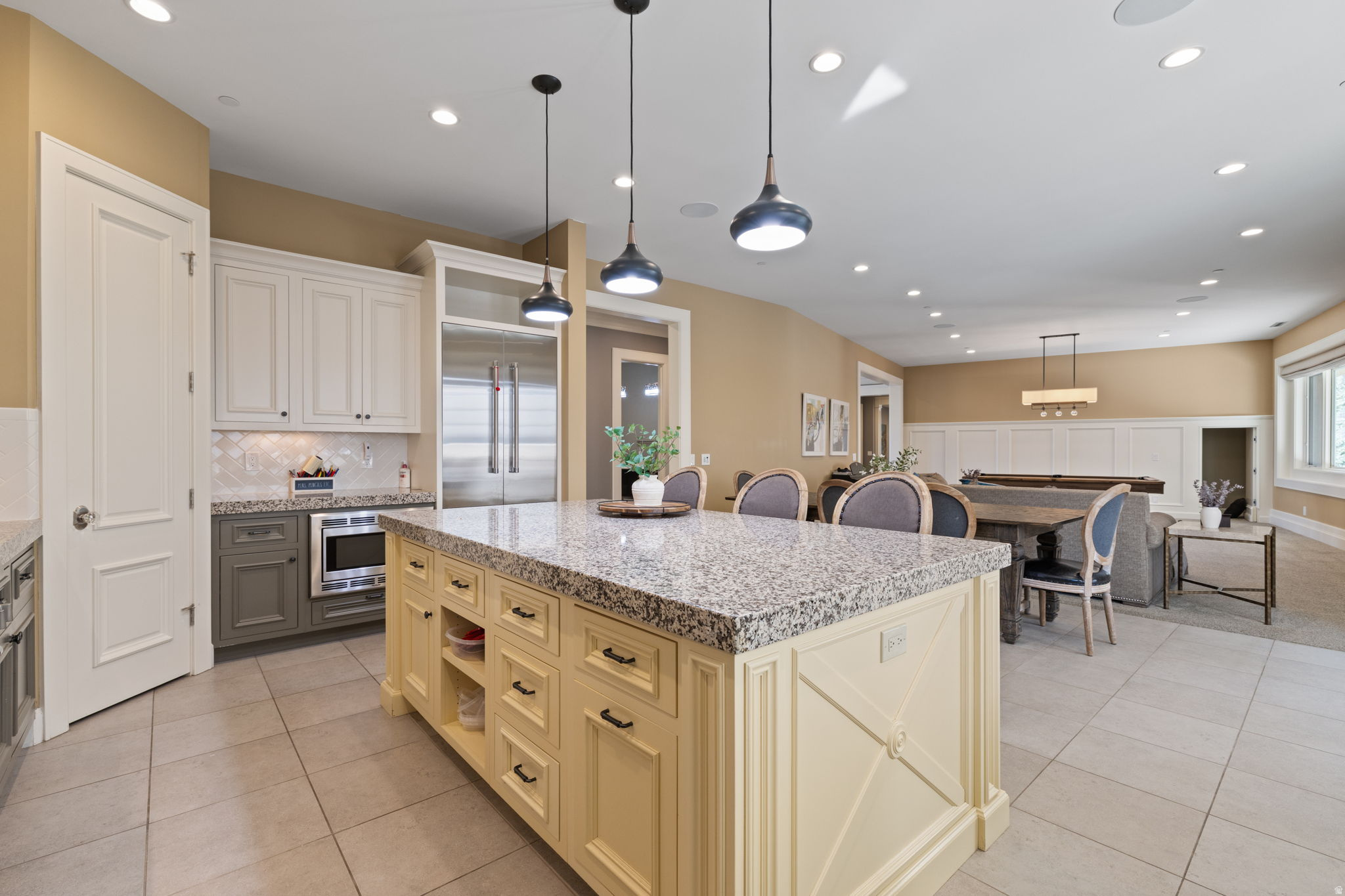 COVE IN CORNERCANYON - Residential
