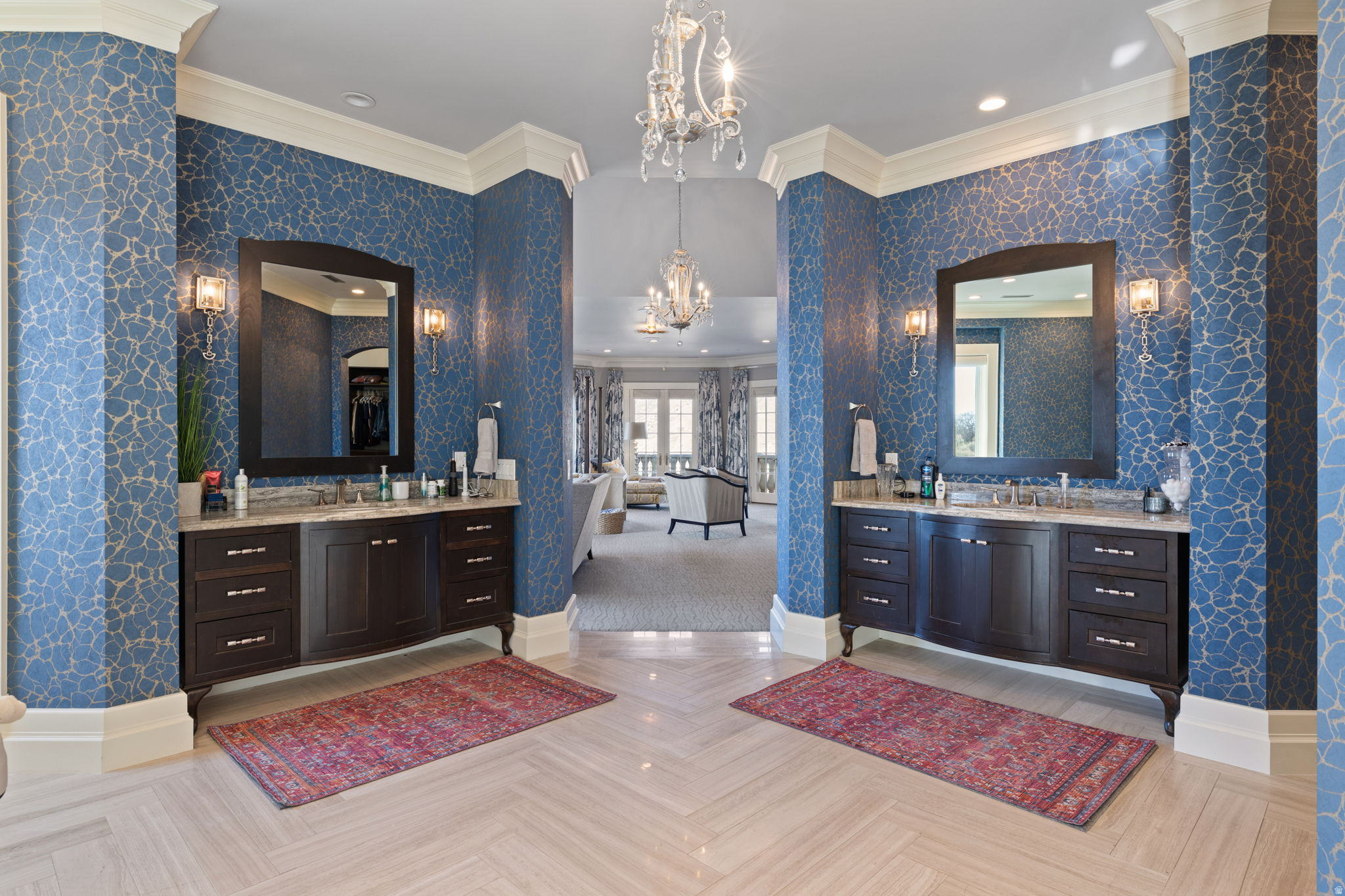 COVE IN CORNERCANYON - Residential