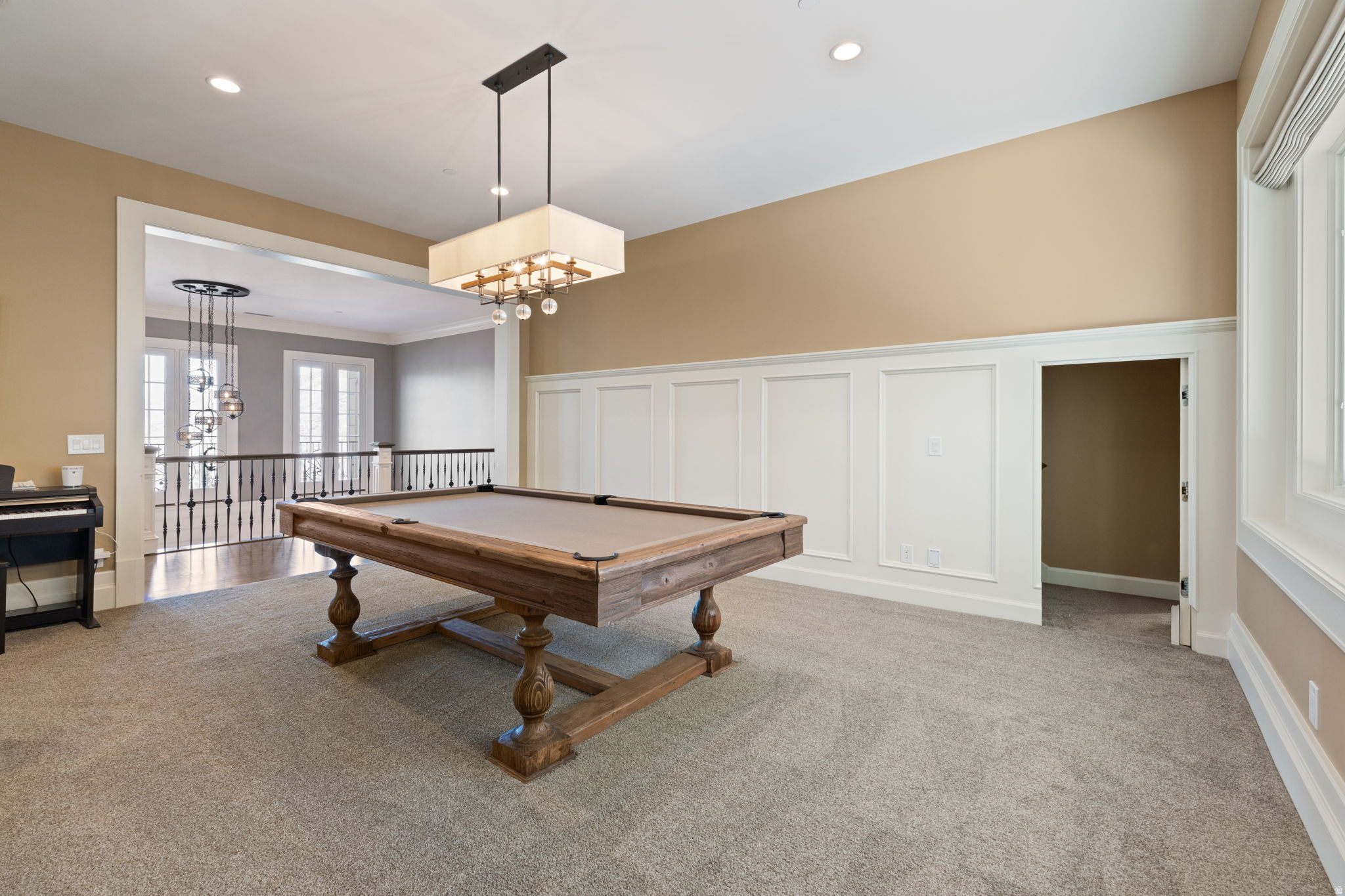 COVE IN CORNERCANYON - Residential