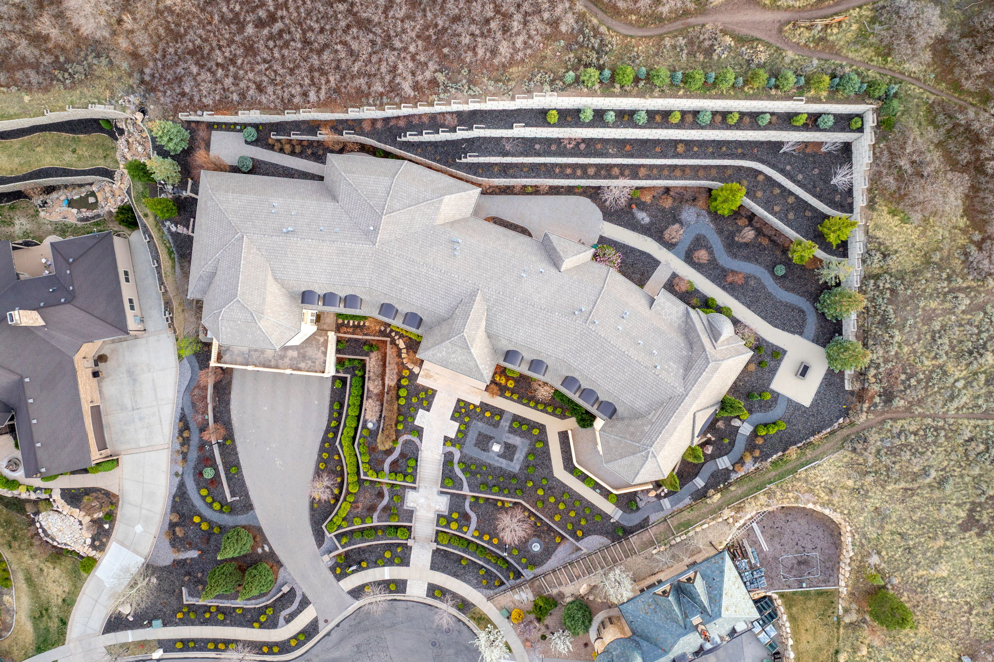 COVE IN CORNERCANYON - Residential