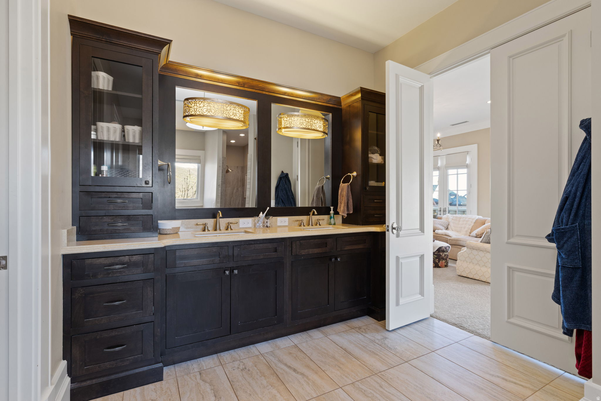 COVE IN CORNERCANYON - Residential