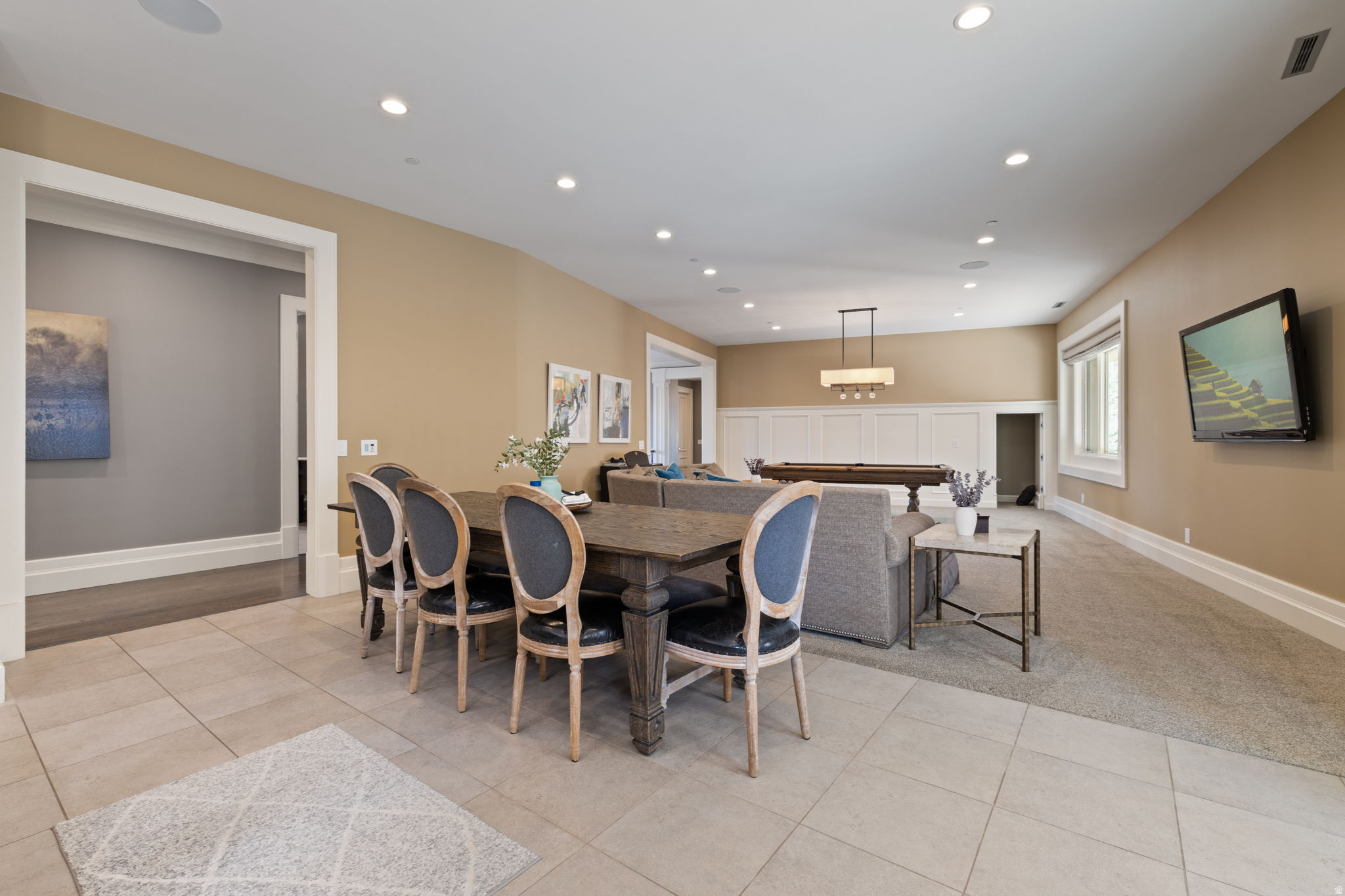 COVE IN CORNERCANYON - Residential