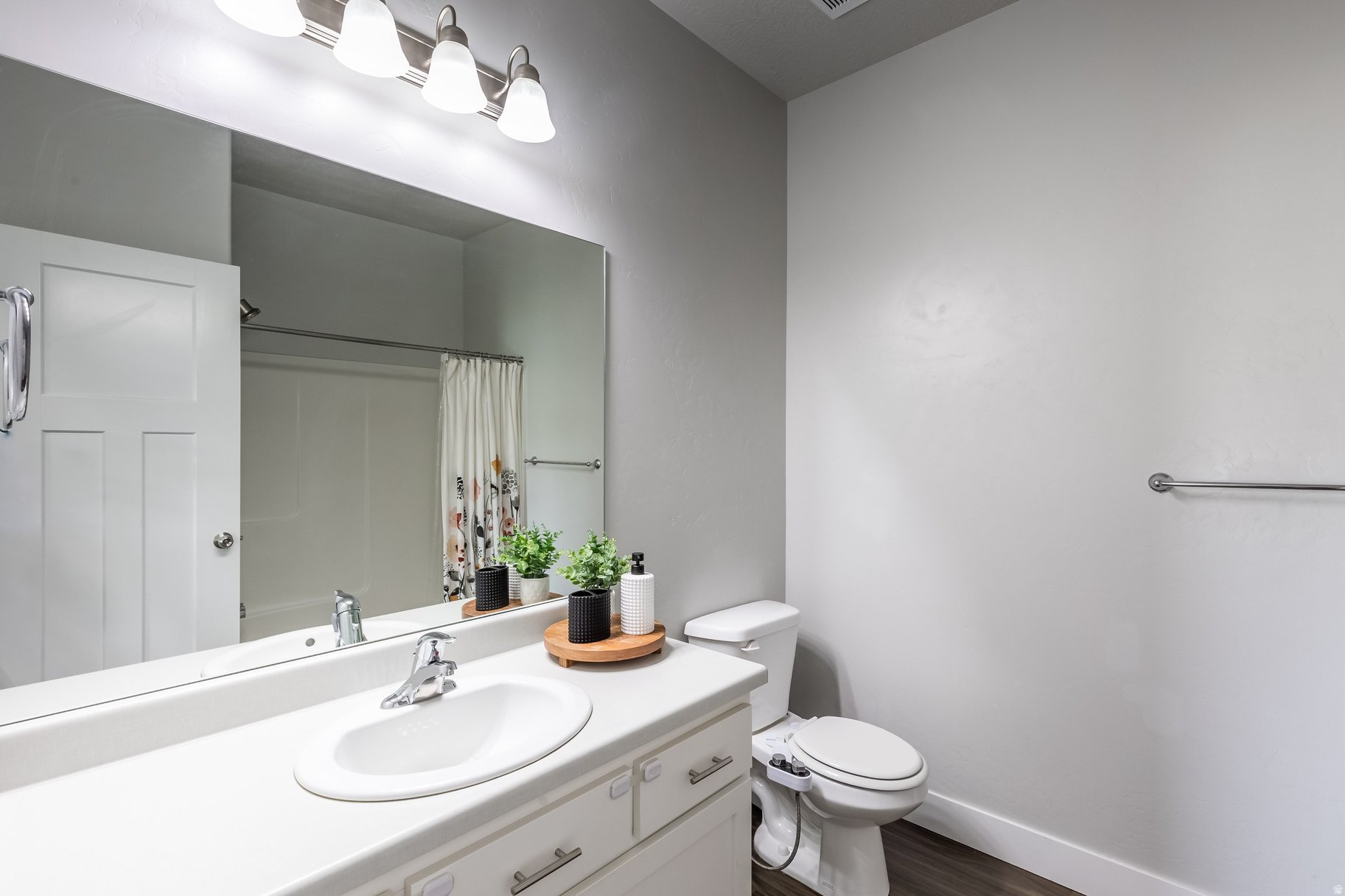 EAGLE VIEW - Residential