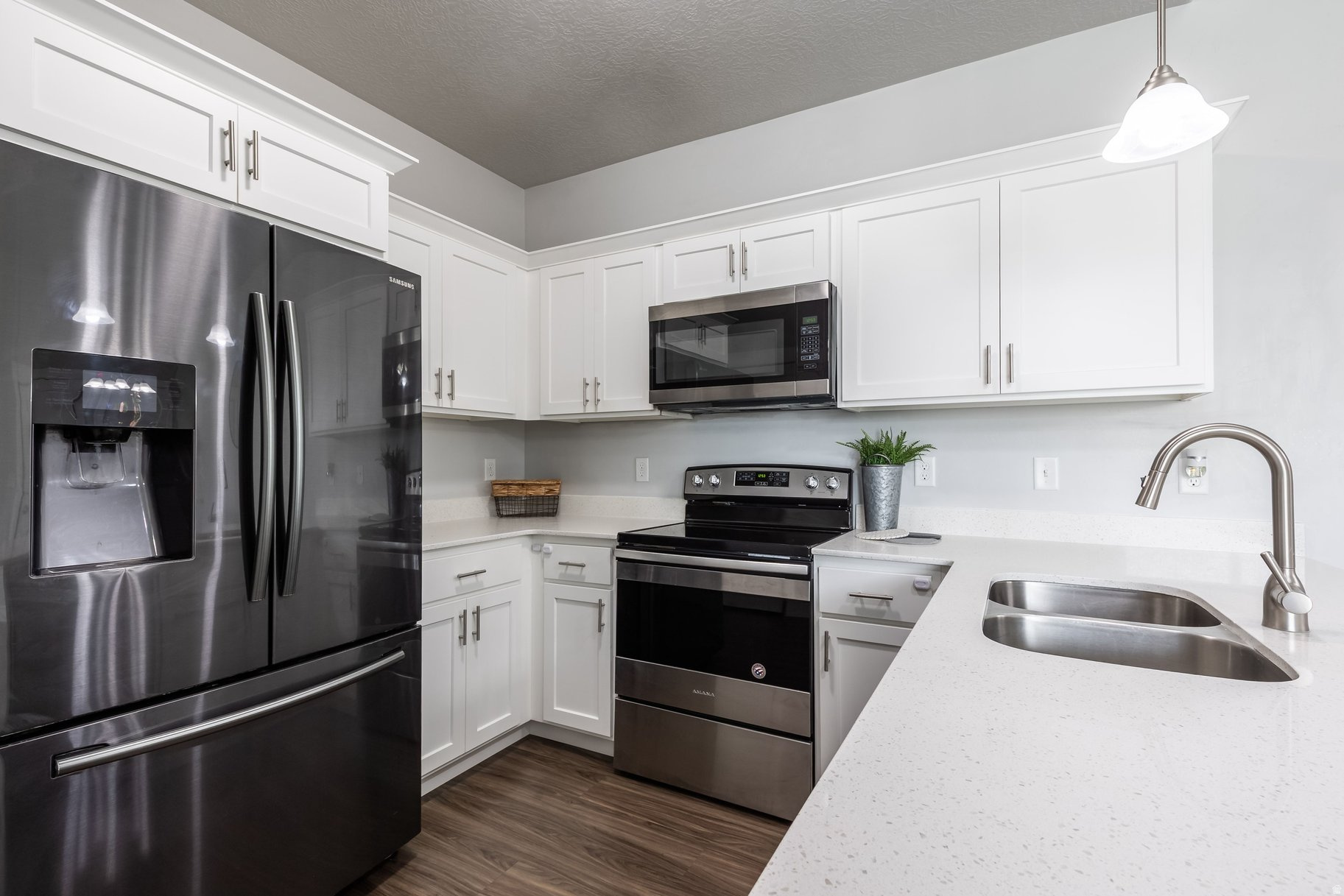 EAGLE VIEW - Residential