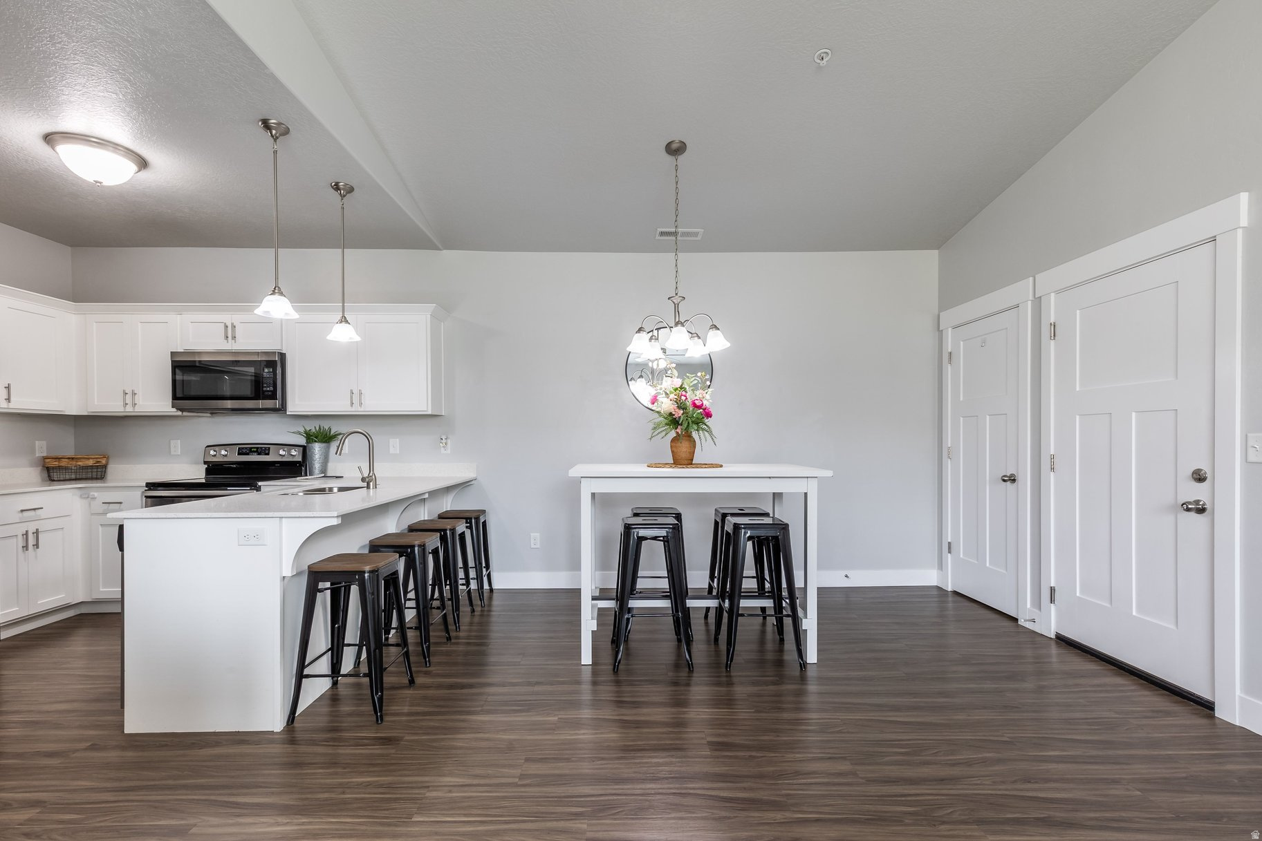 EAGLE VIEW - Residential