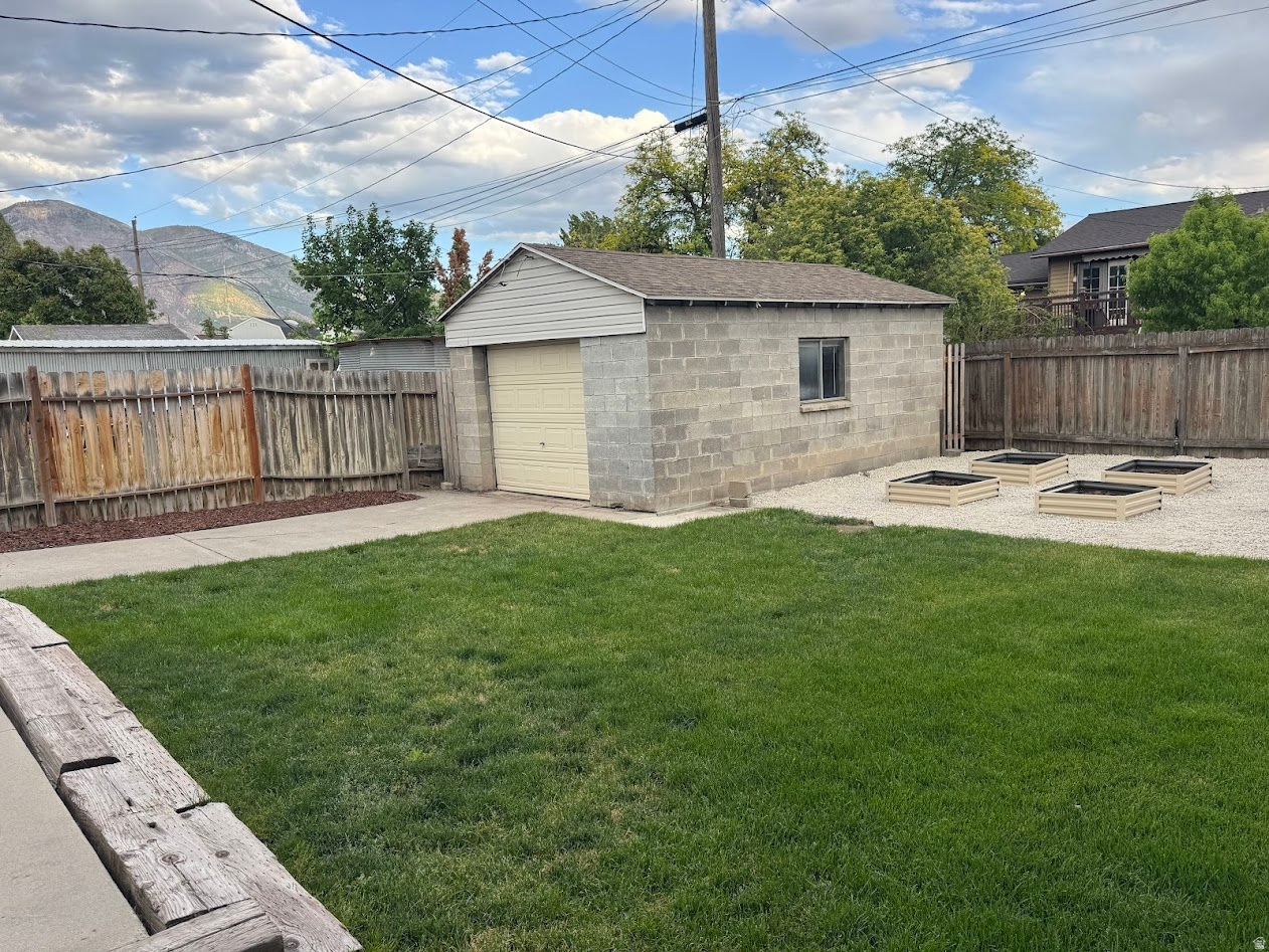 LAKEWAY - Residential