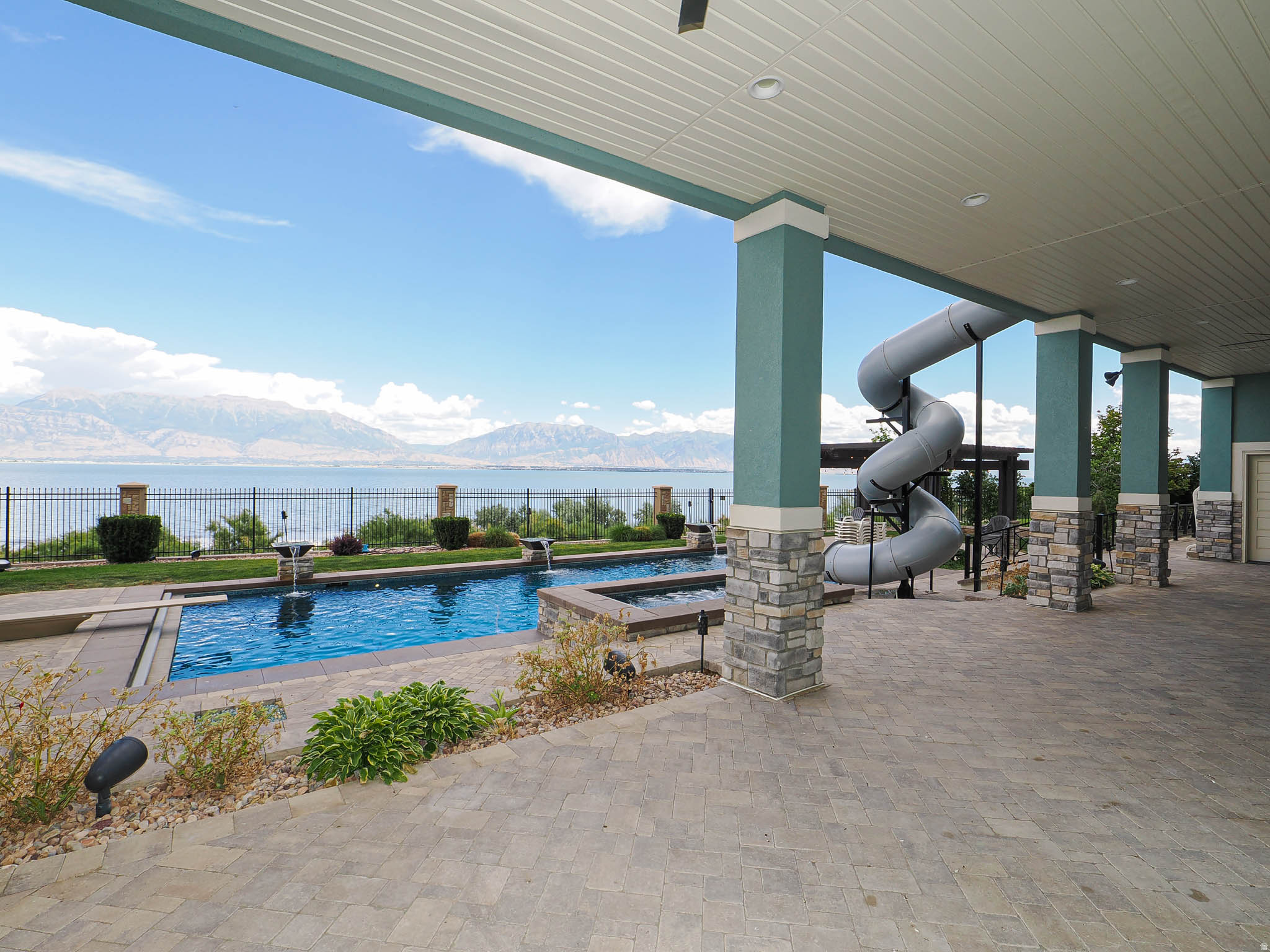 HARBOR BAY - Residential