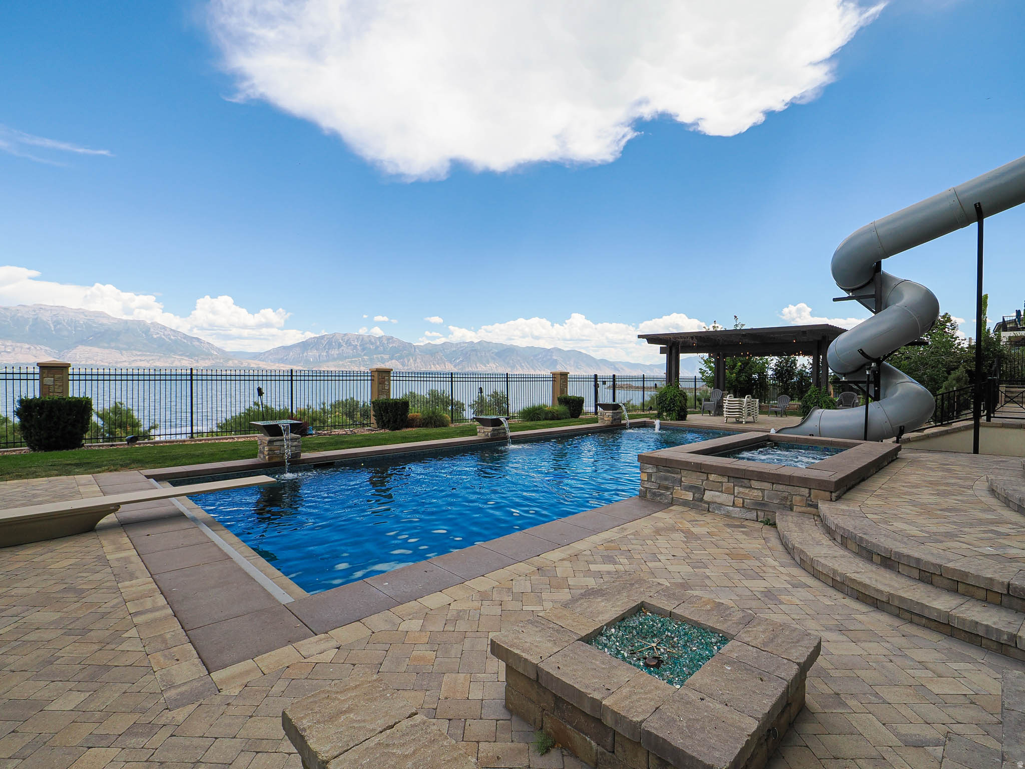 HARBOR BAY - Residential