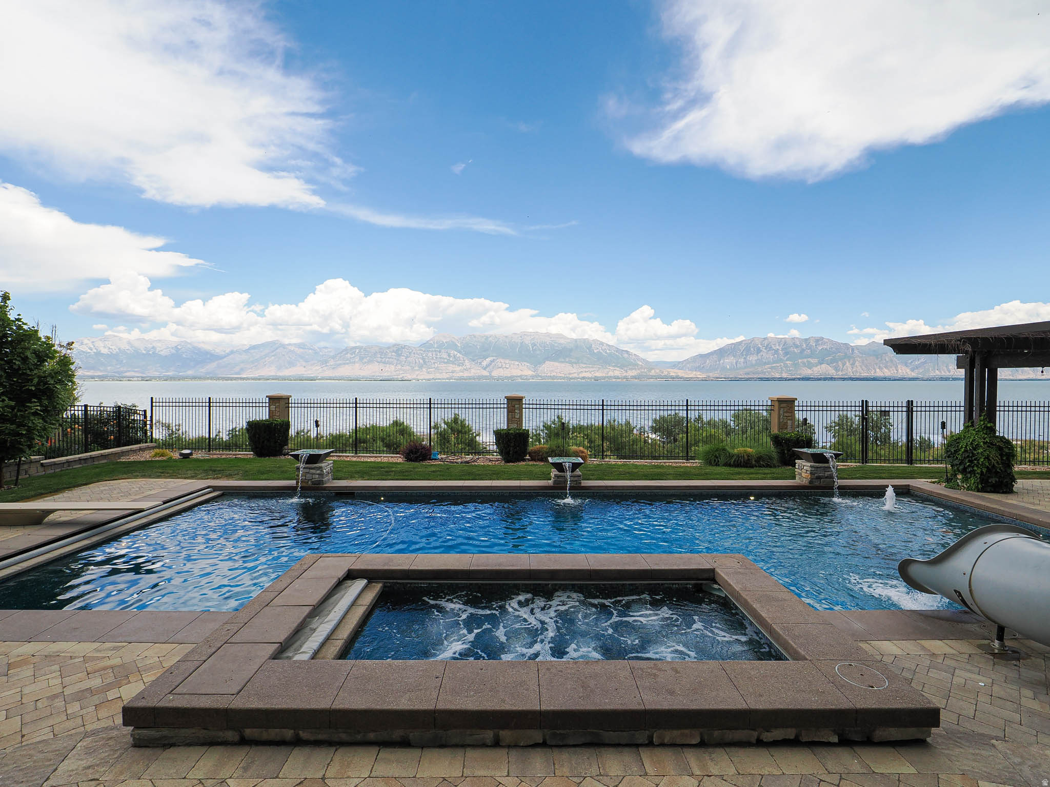 HARBOR BAY - Residential