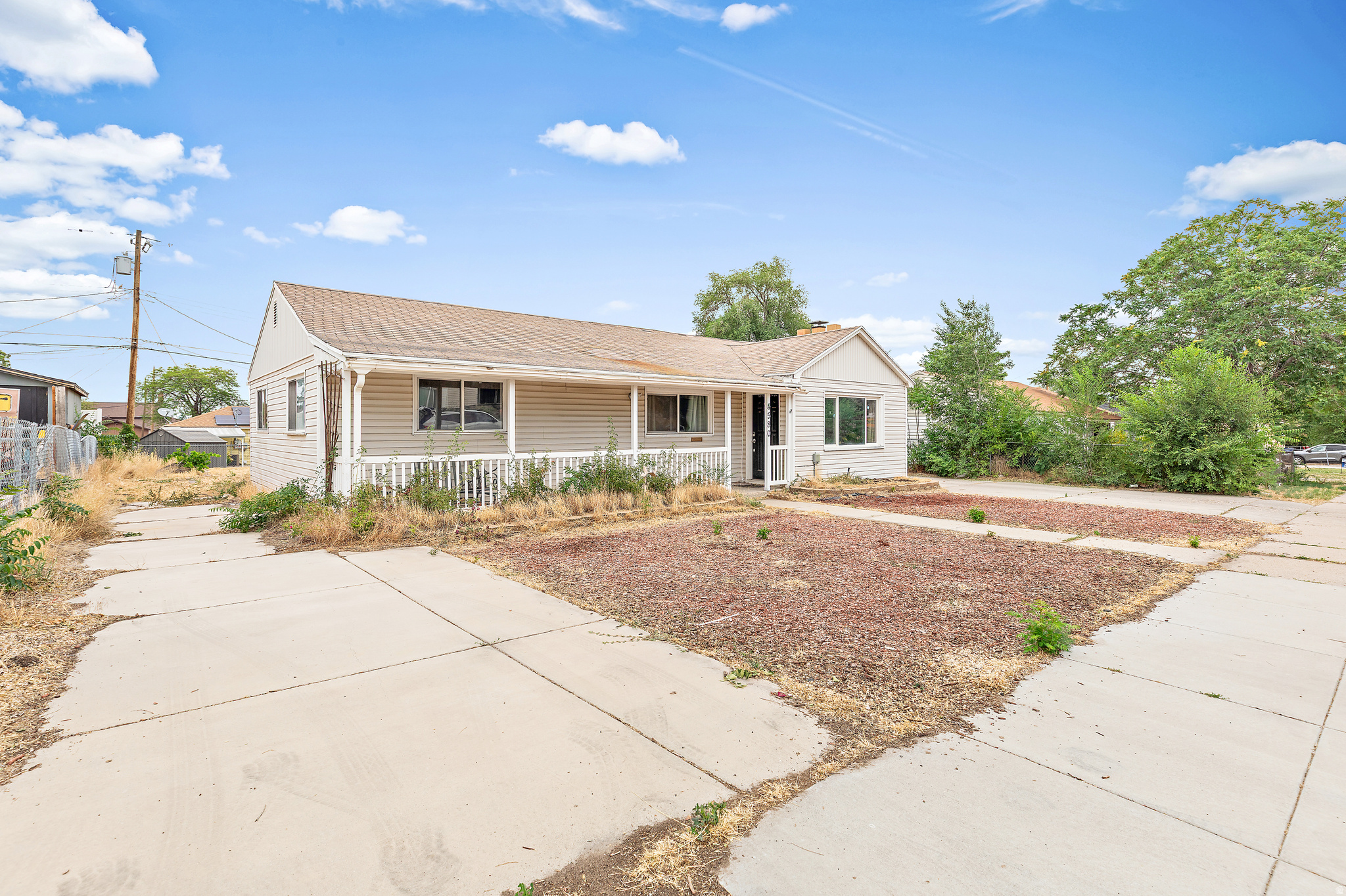 KEARNS TOWNSITE - Residential