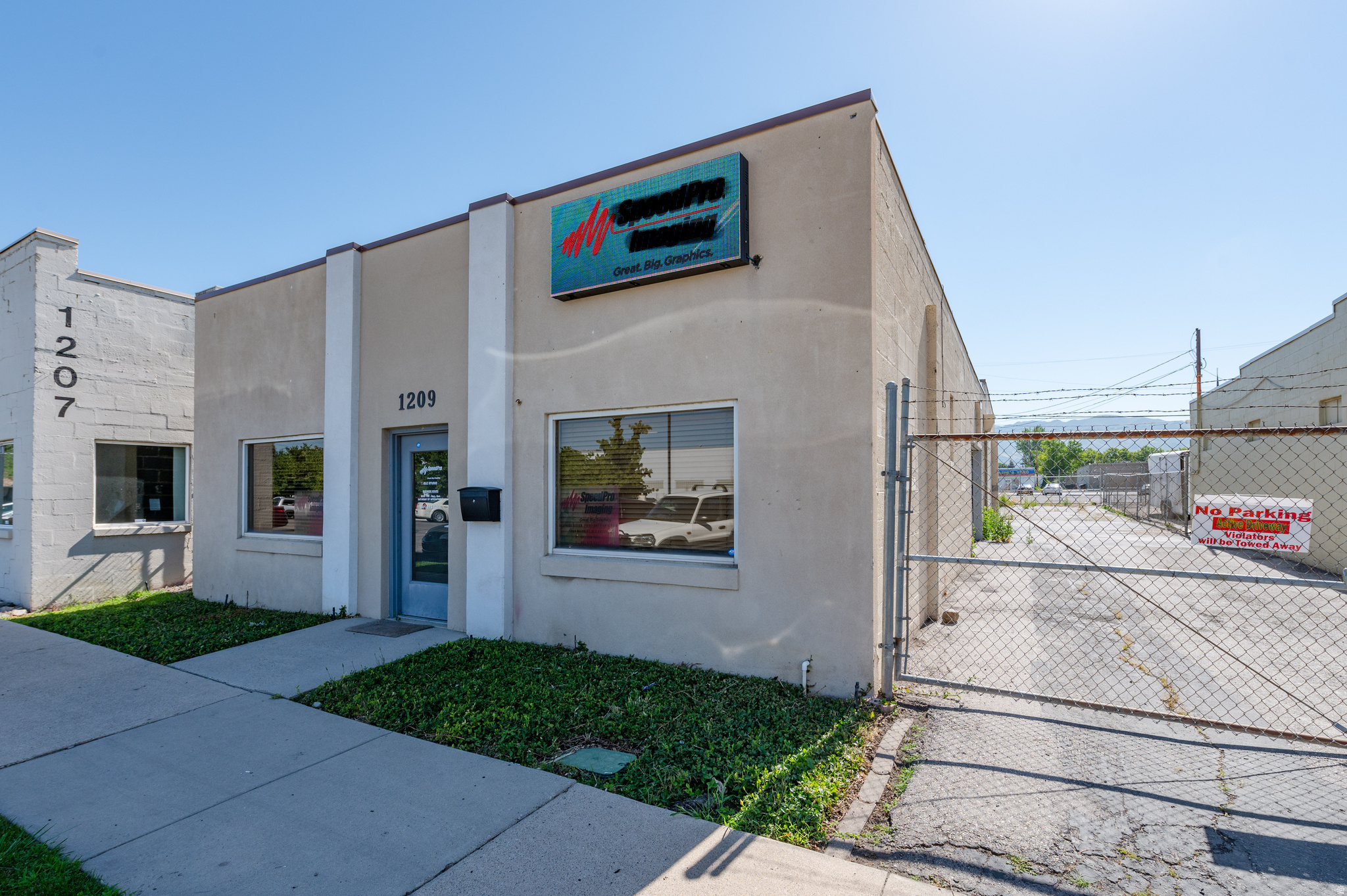 Great office/warehouse space. Convenient location with office space in front and warehouse space in the back. Tons of on site parking in secured parking lot. Square footage figures are provided as a courtesy estimate only and were obtained from county records. Buyer is advised to obtain an independent measurement.