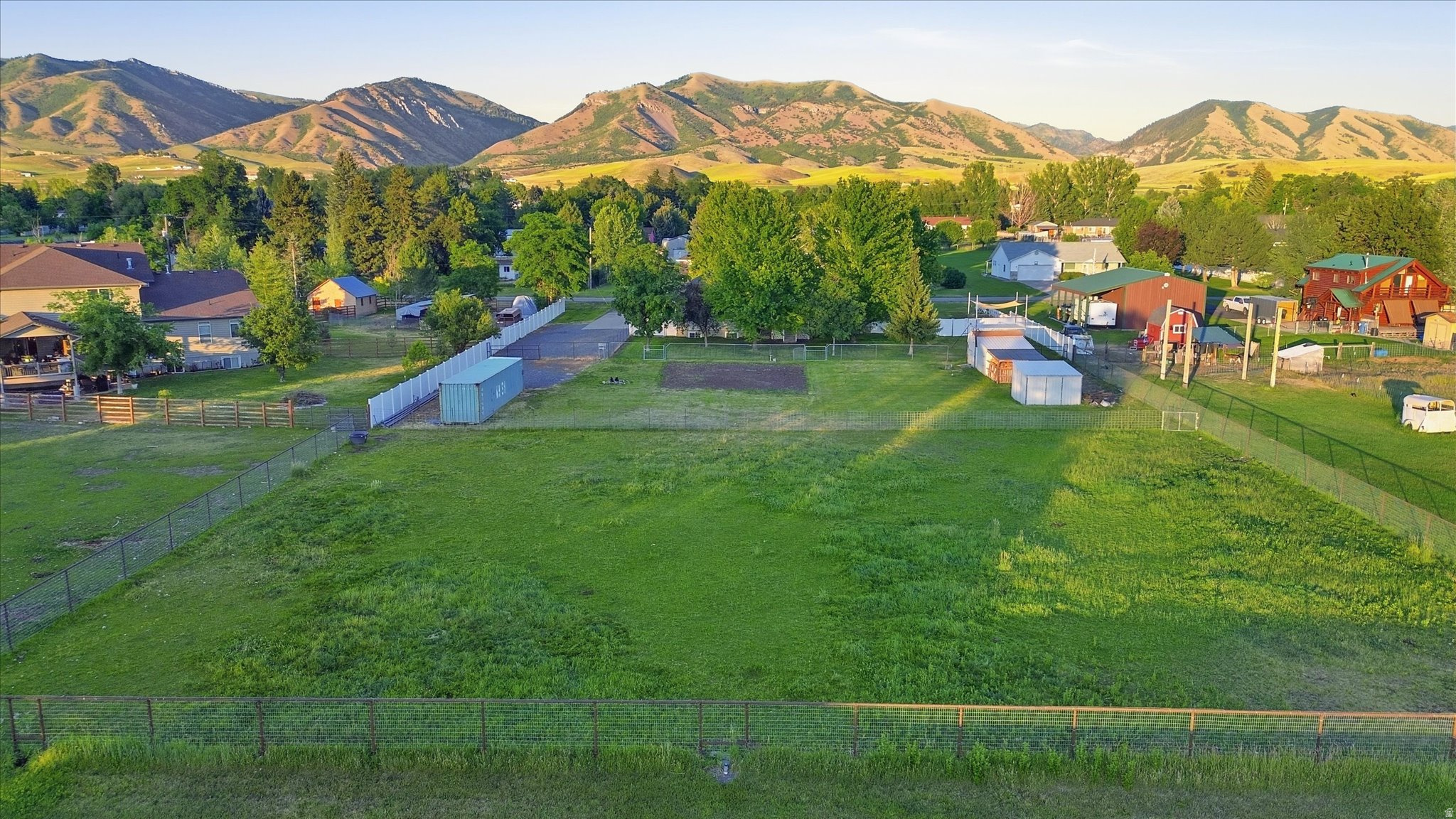 PLAT A PARADISE TOWN - Residential