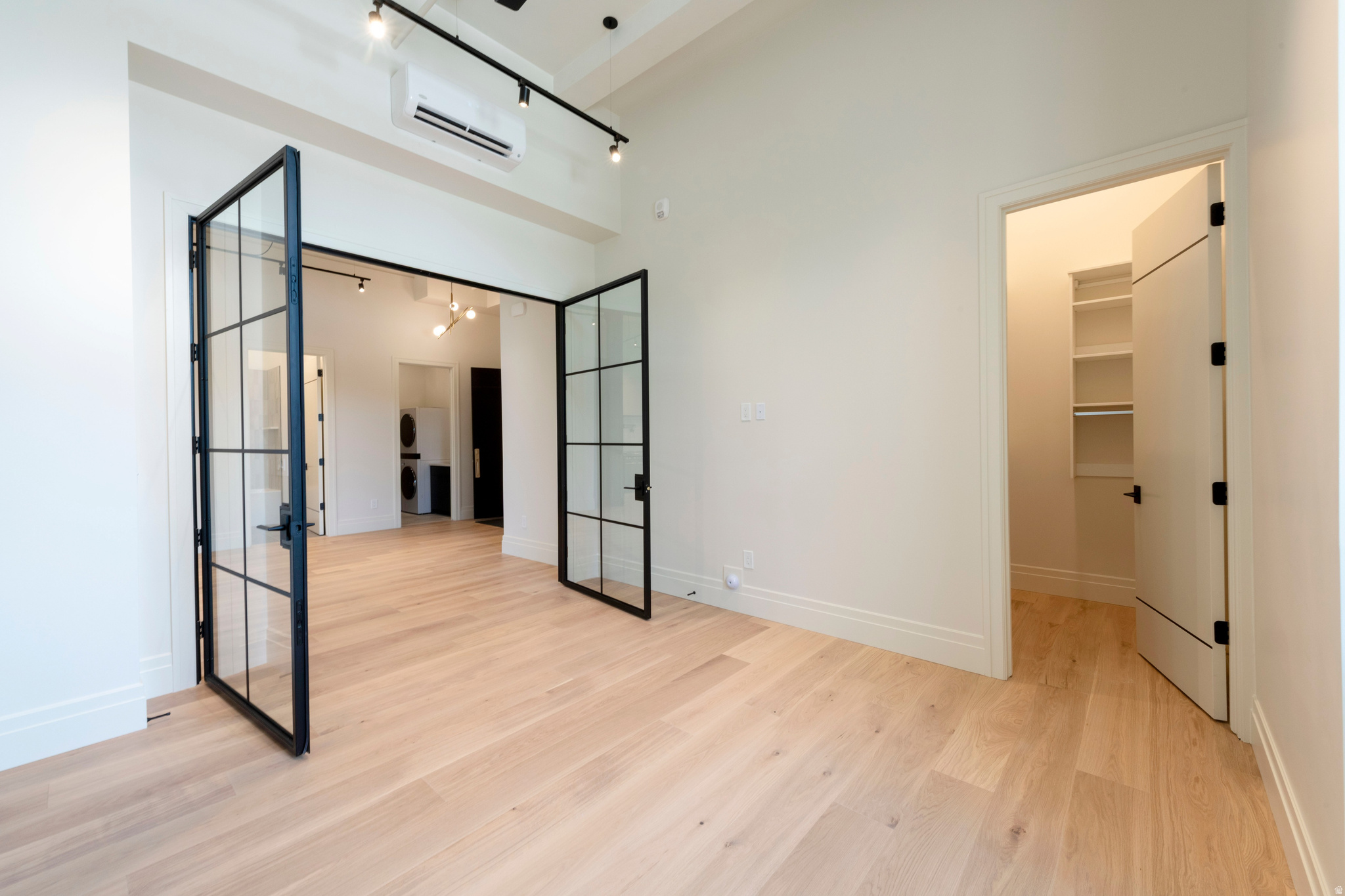 TELEGRAPH EXCHANGE - Residential