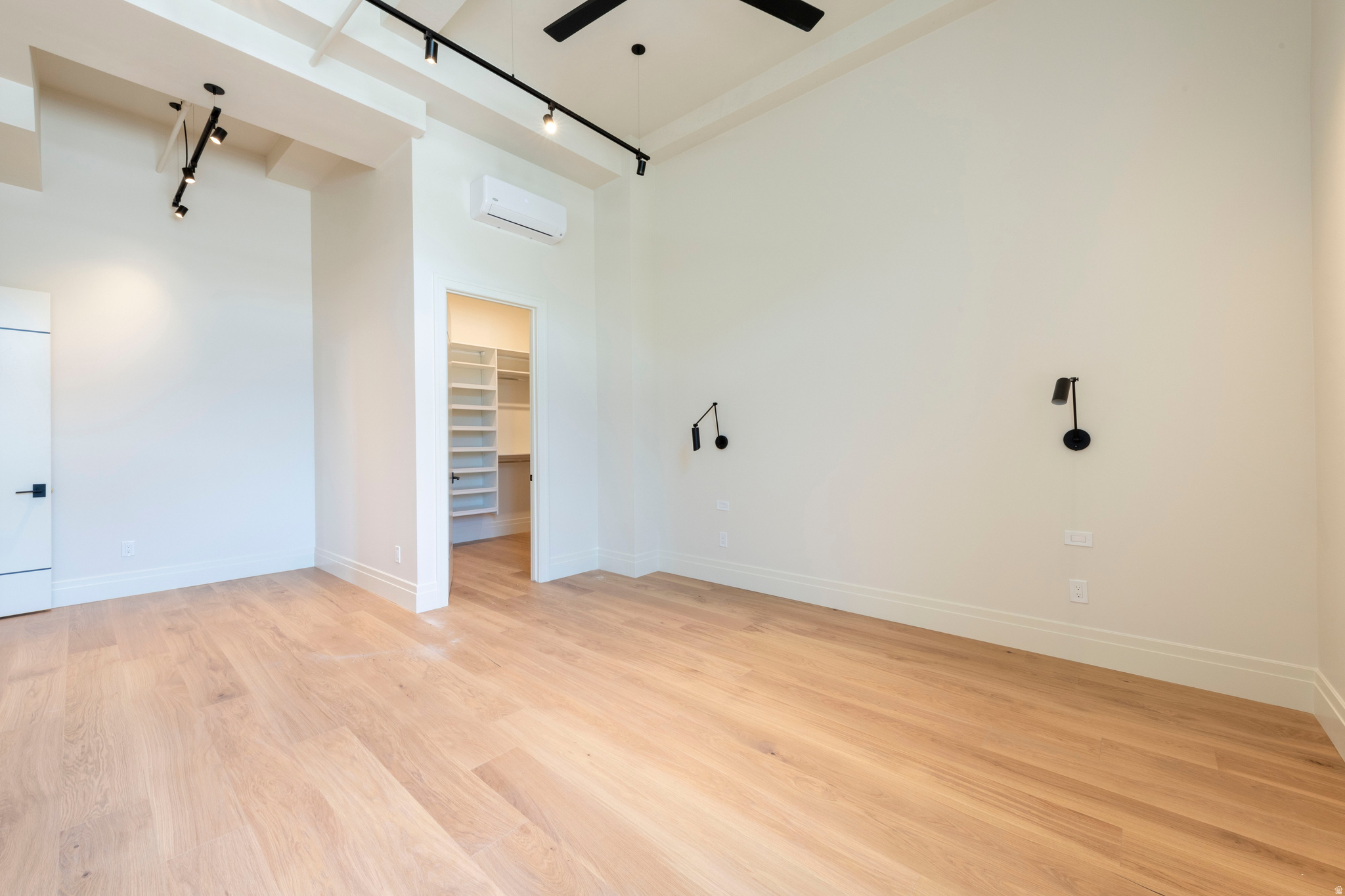 TELEGRAPH EXCHANGE - Residential