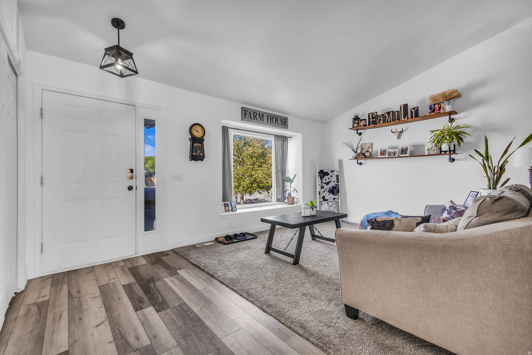 SETTLEMENT POINTE - Residential