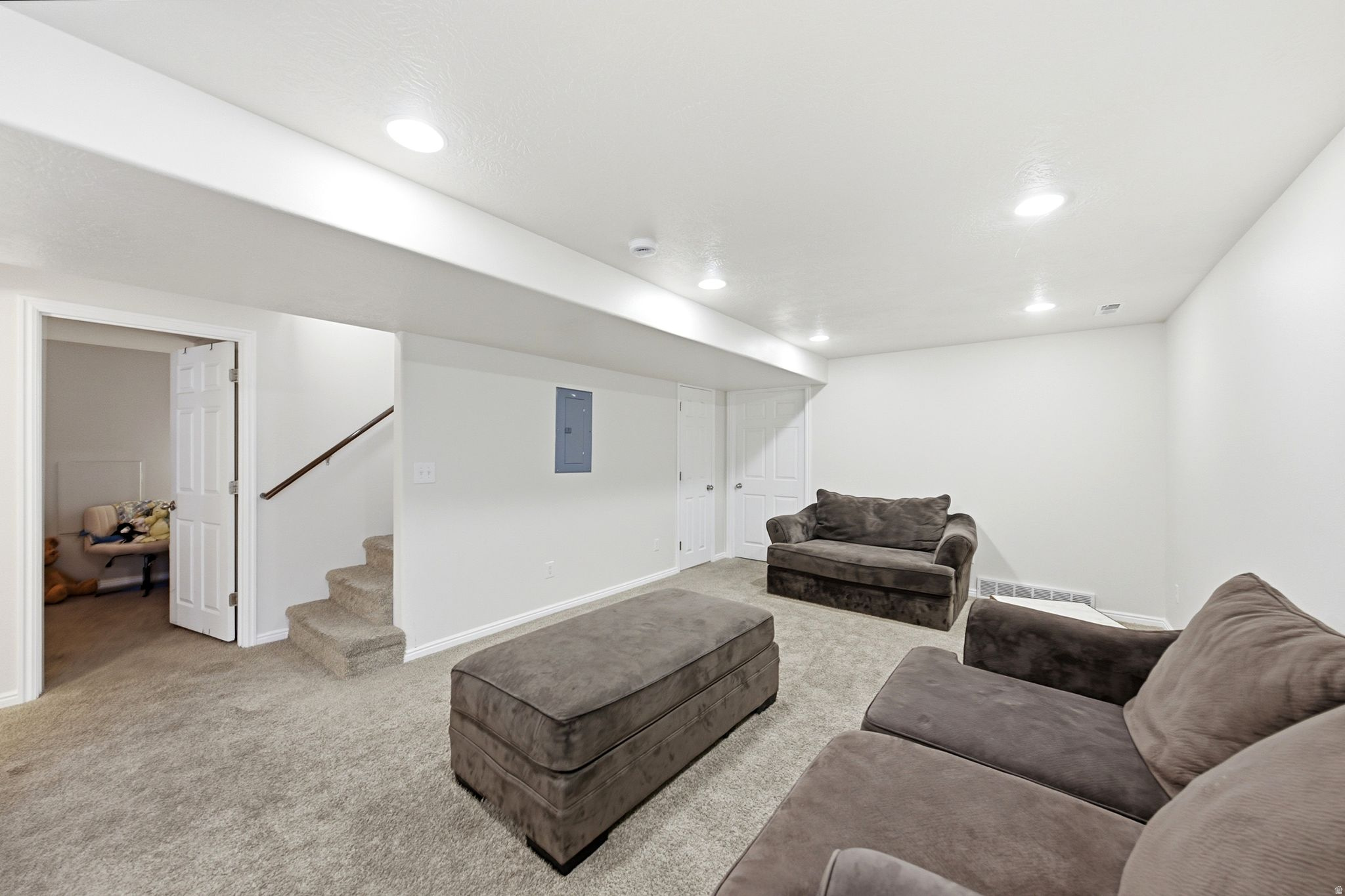 OAKS AT JORDAN HILLS - Residential
