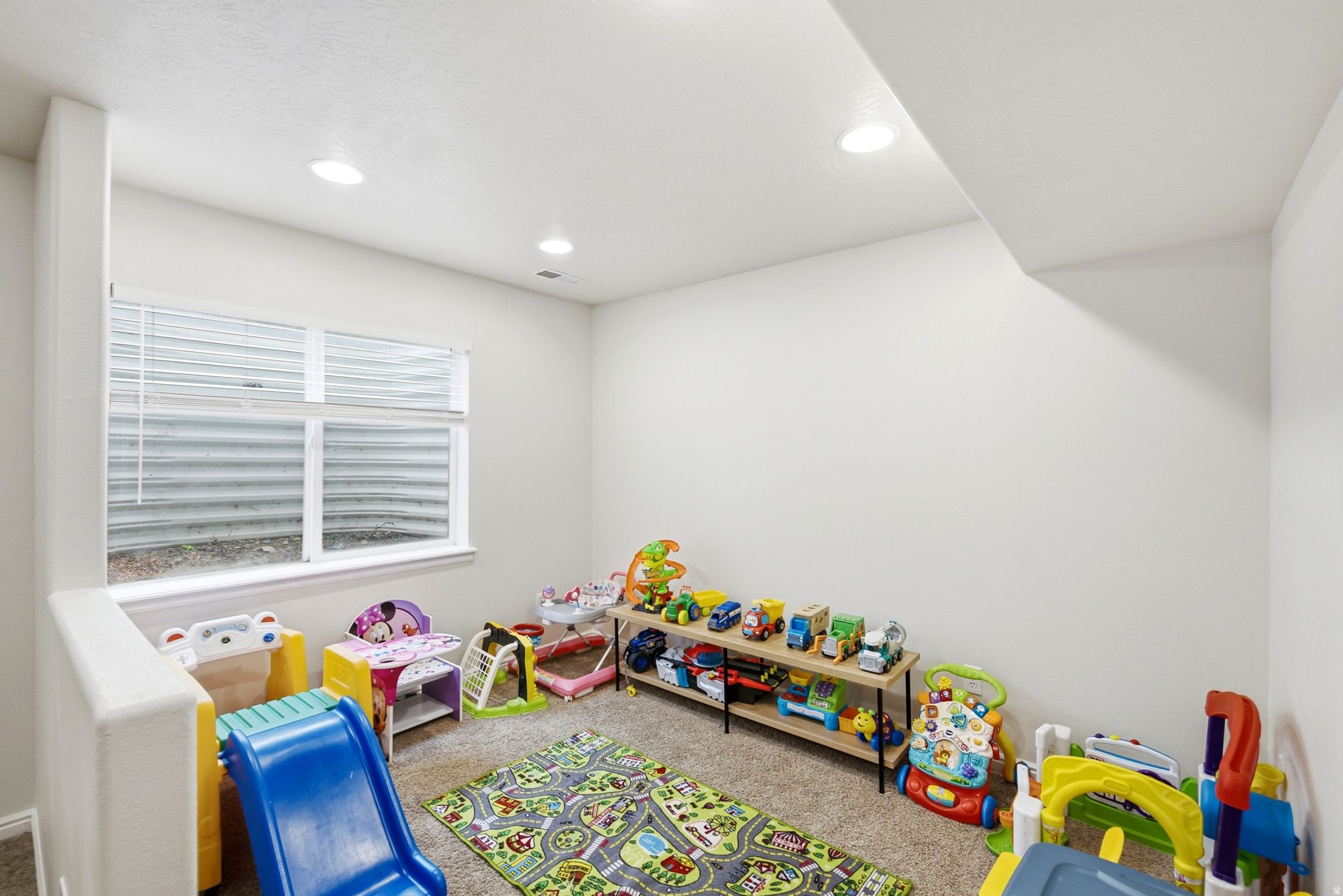 OAKS AT JORDAN HILLS - Residential