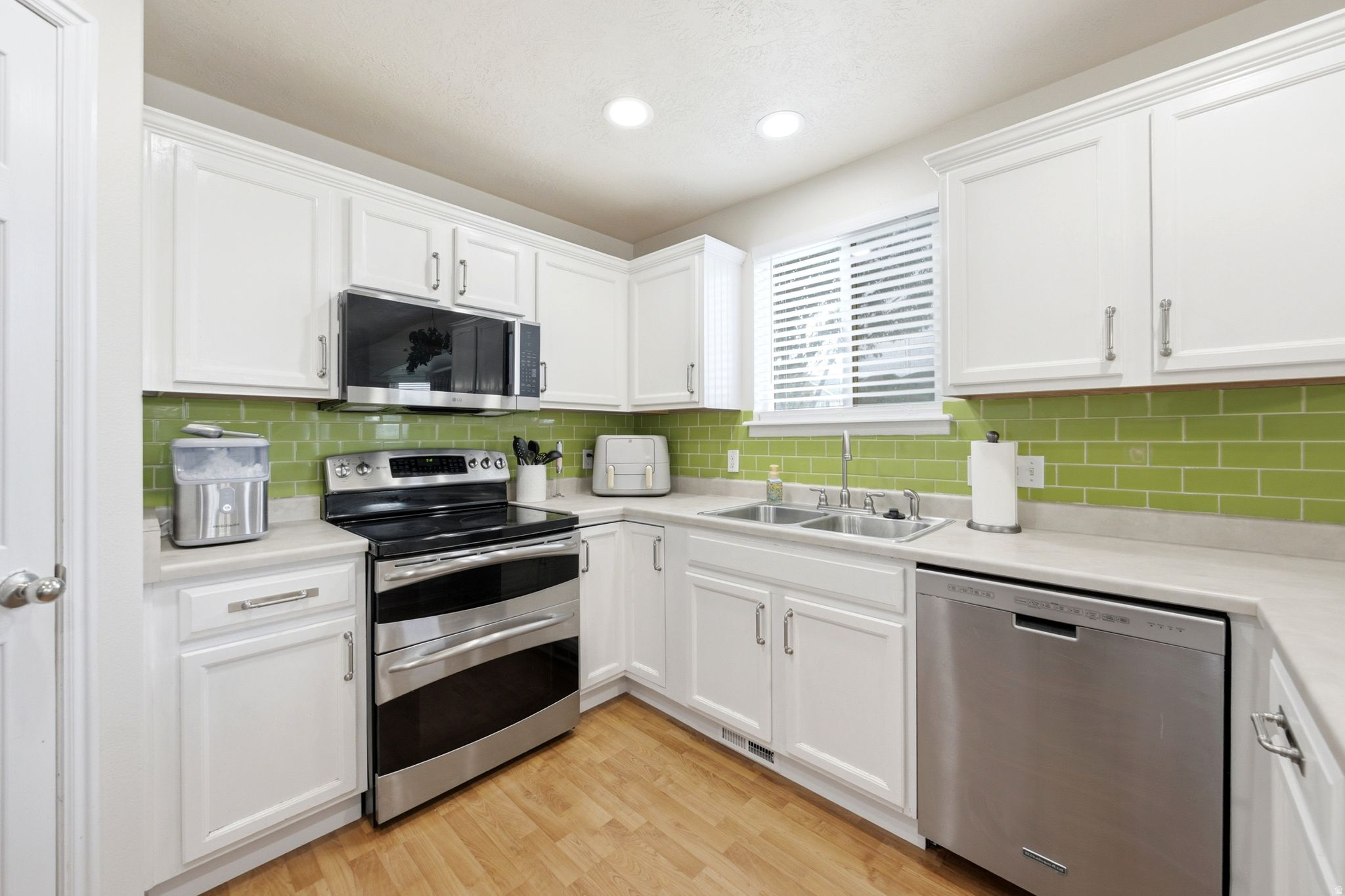 OAKS AT JORDAN HILLS - Residential