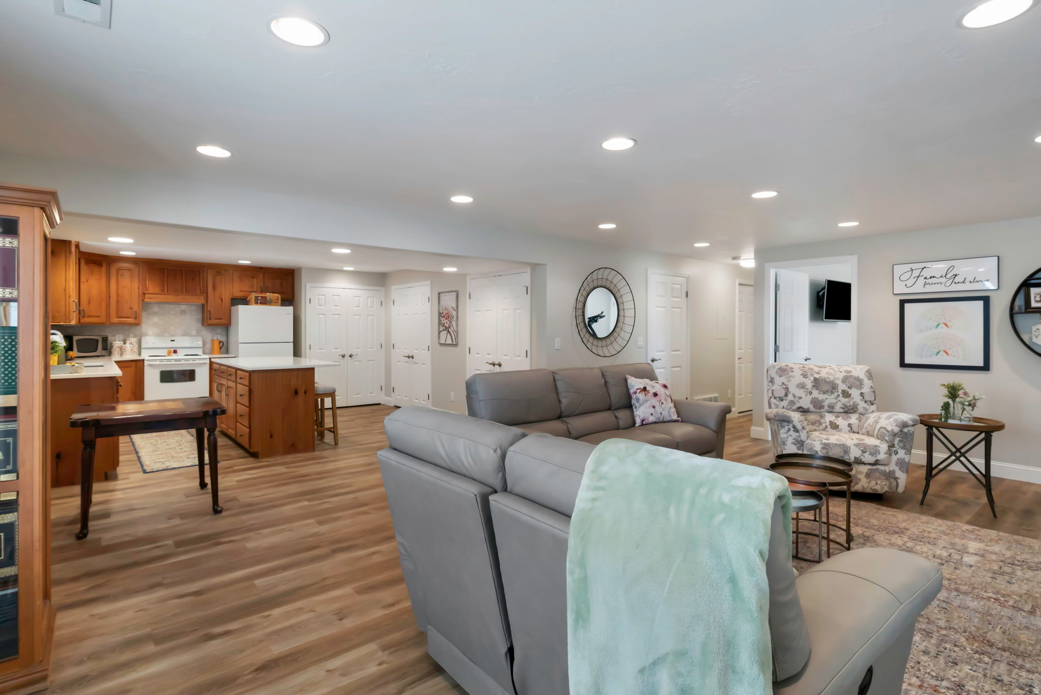 HUCKLEBERRY - Residential