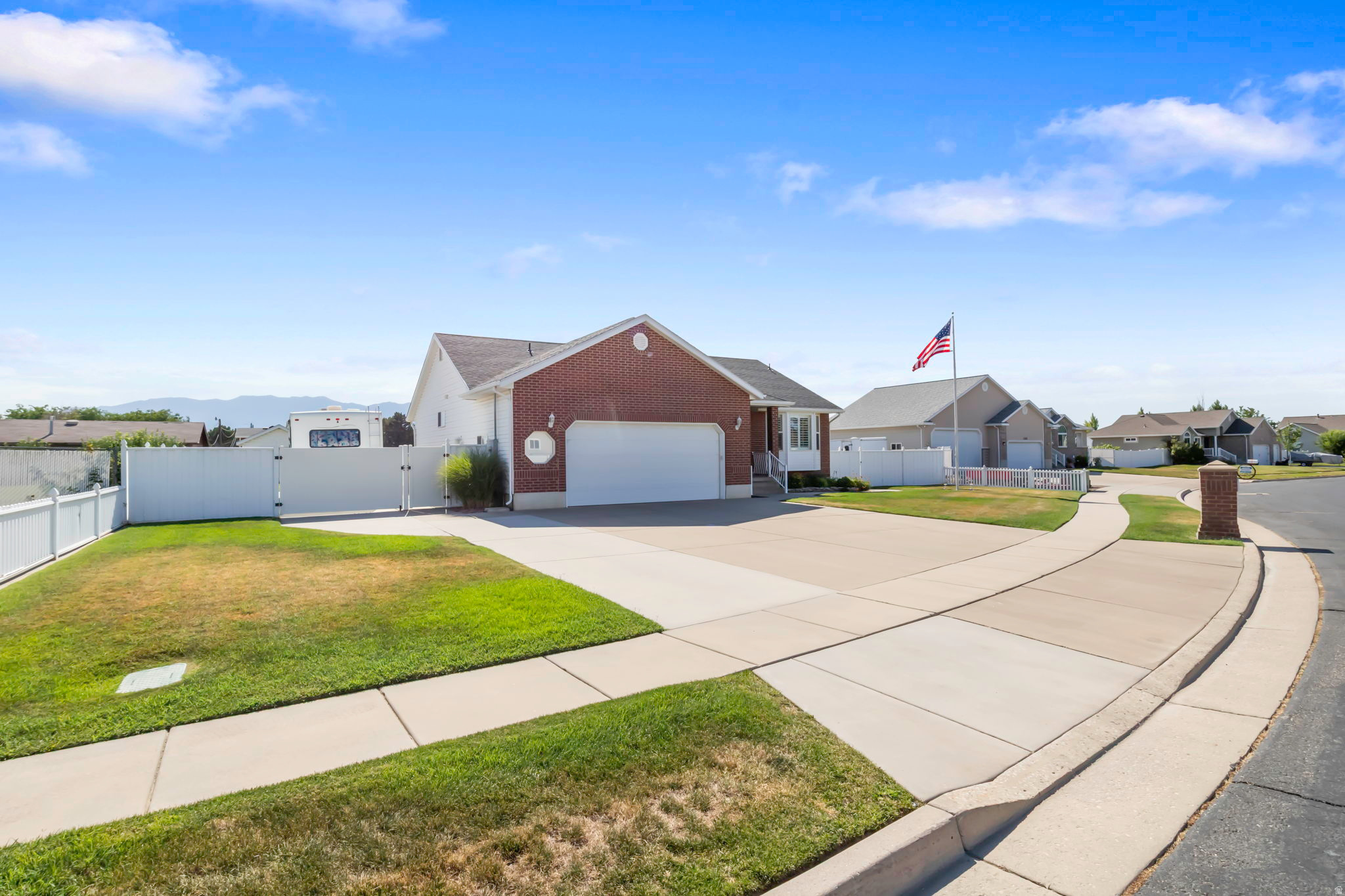 HUCKLEBERRY - Residential