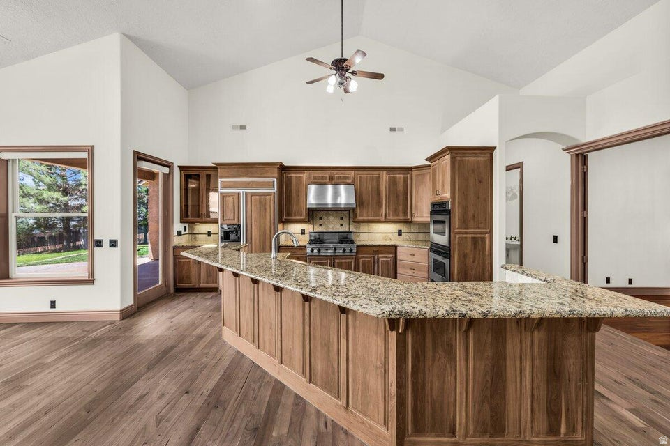 MAJESTIC VIEW 1 - Residential