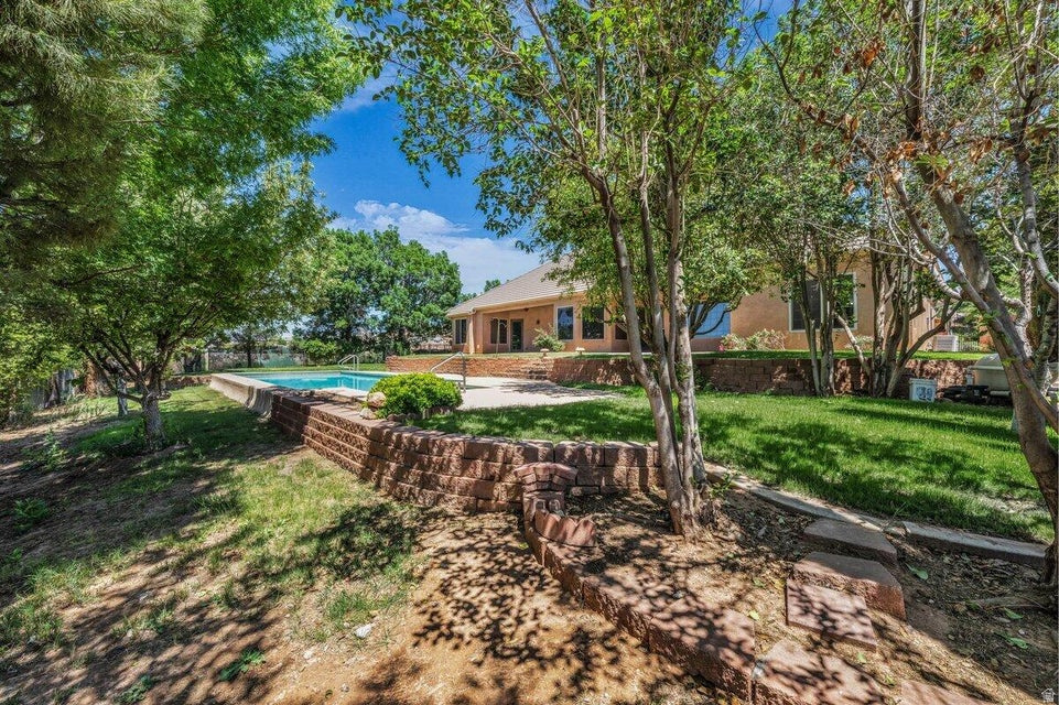 MAJESTIC VIEW 1 - Residential