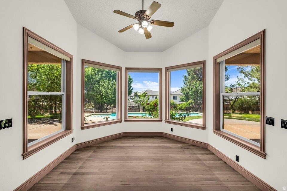MAJESTIC VIEW 1 - Residential