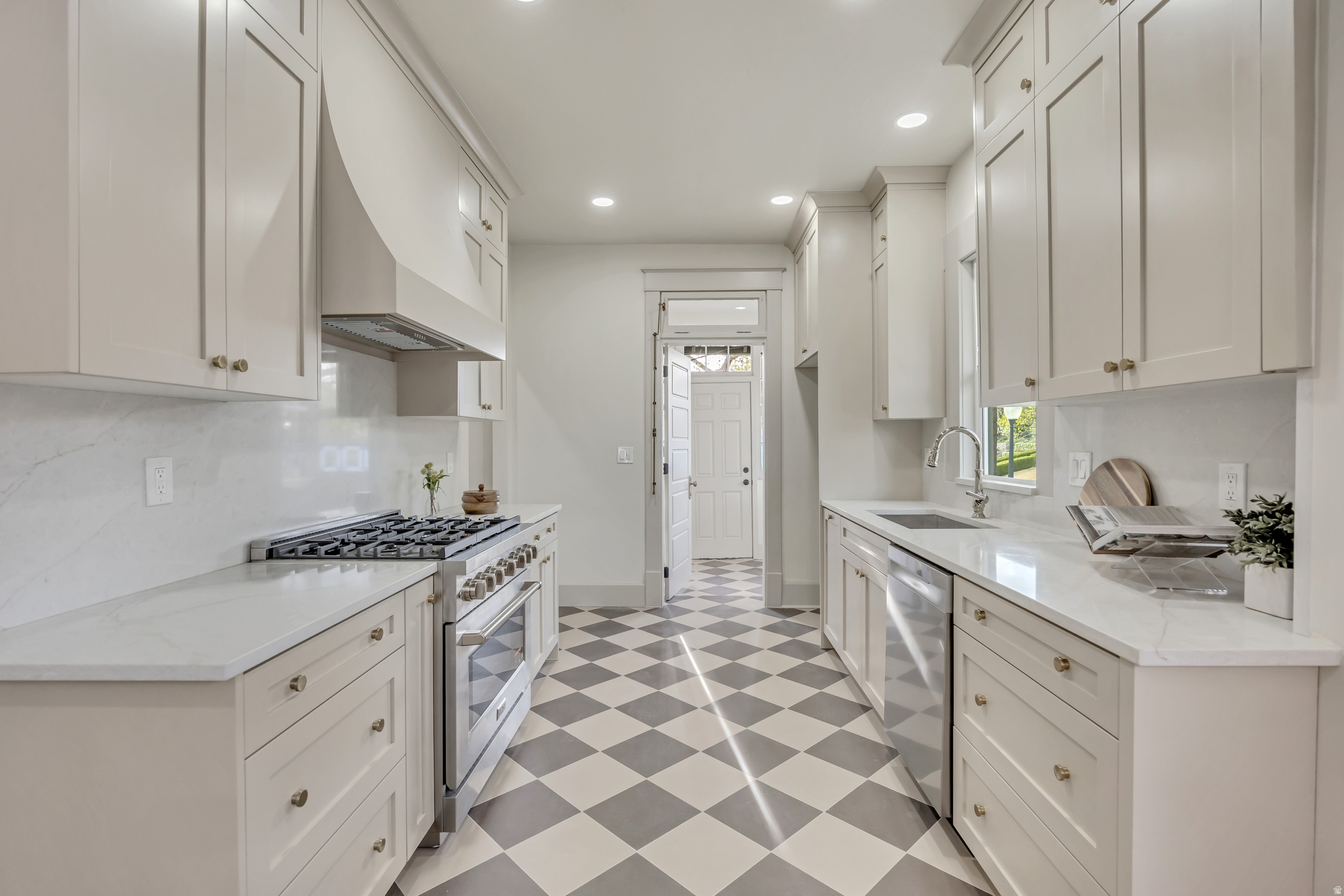 AVENUES - Residential