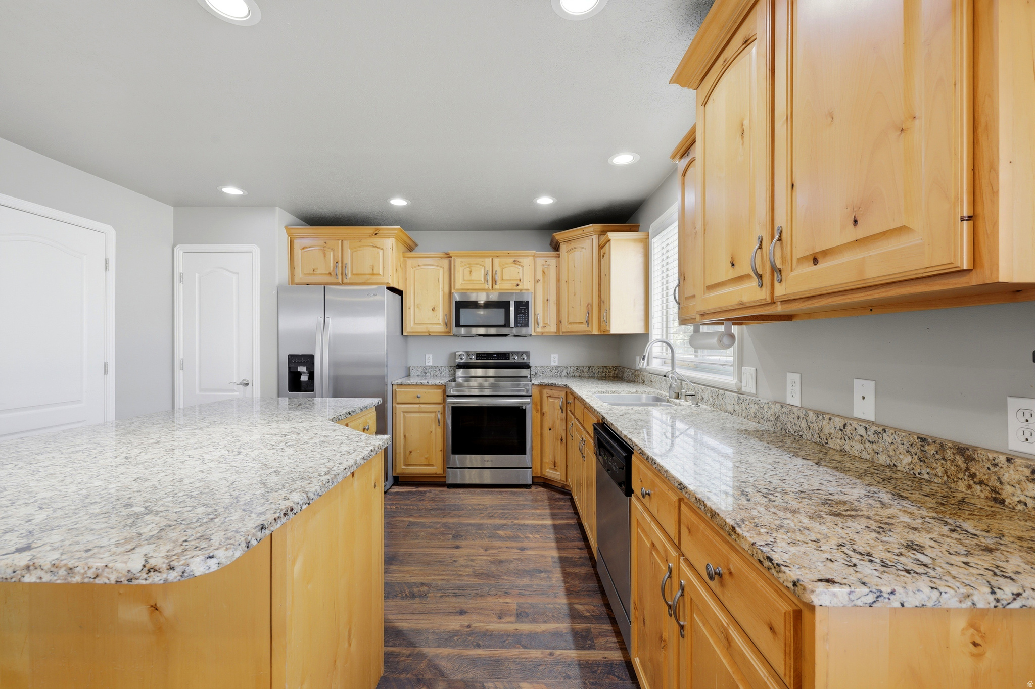RIVER GLEN - Residential