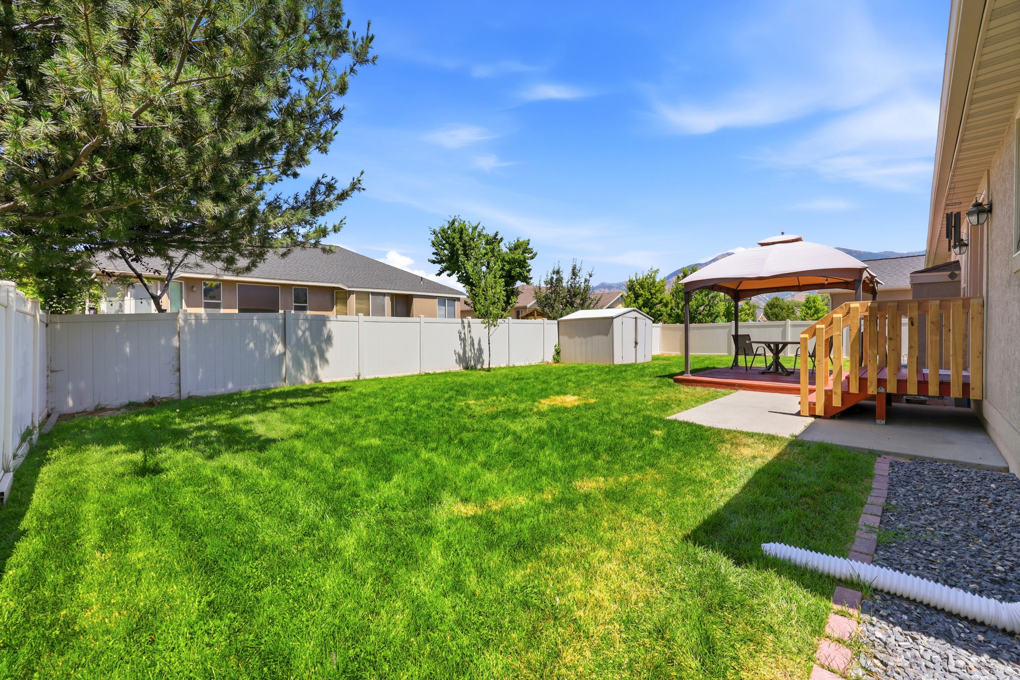 RIVER GLEN - Residential