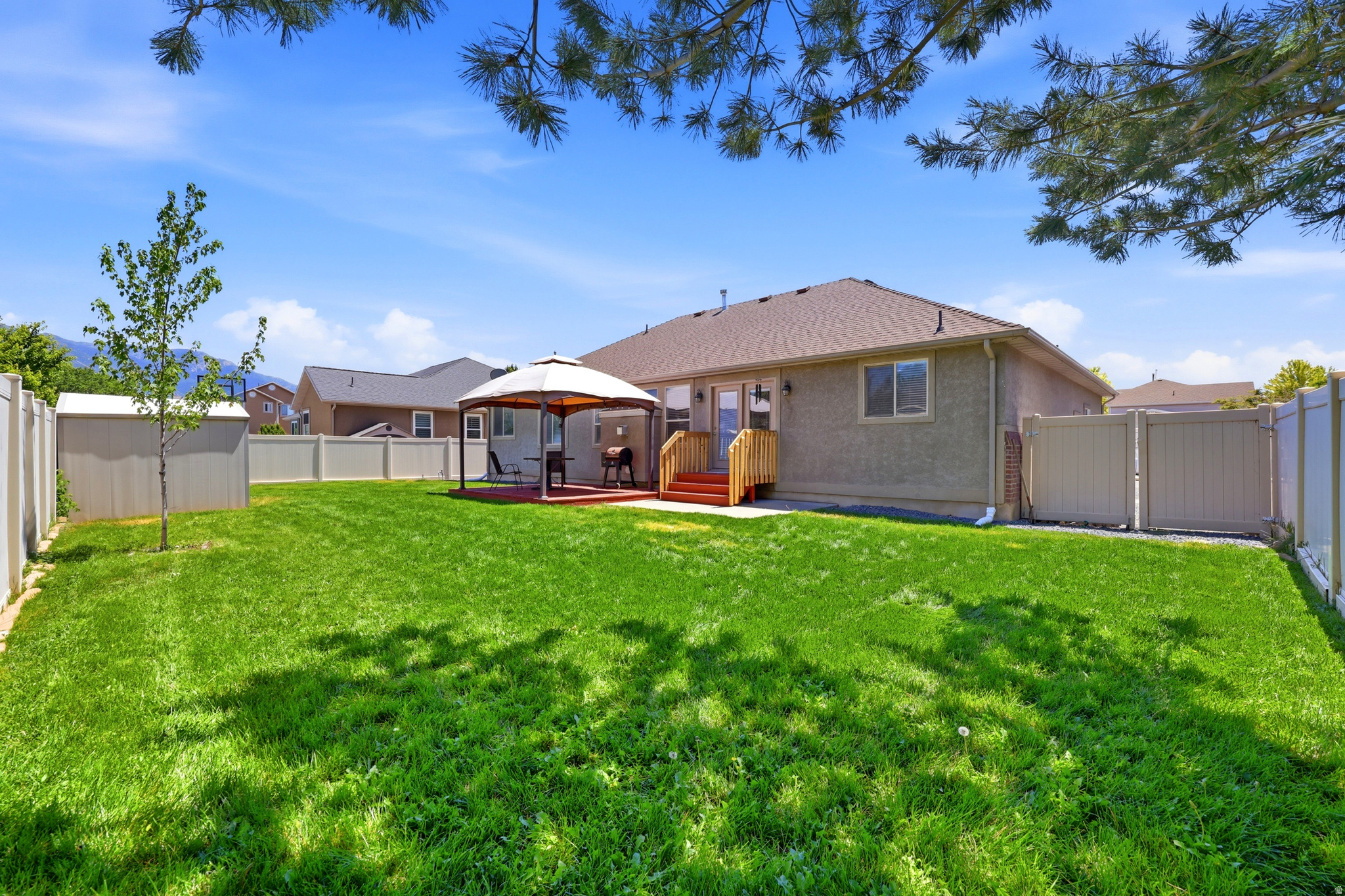 RIVER GLEN - Residential