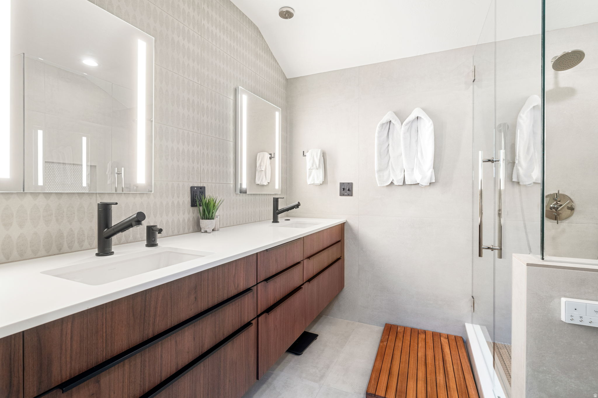 PARK AVE CONDOS - Residential