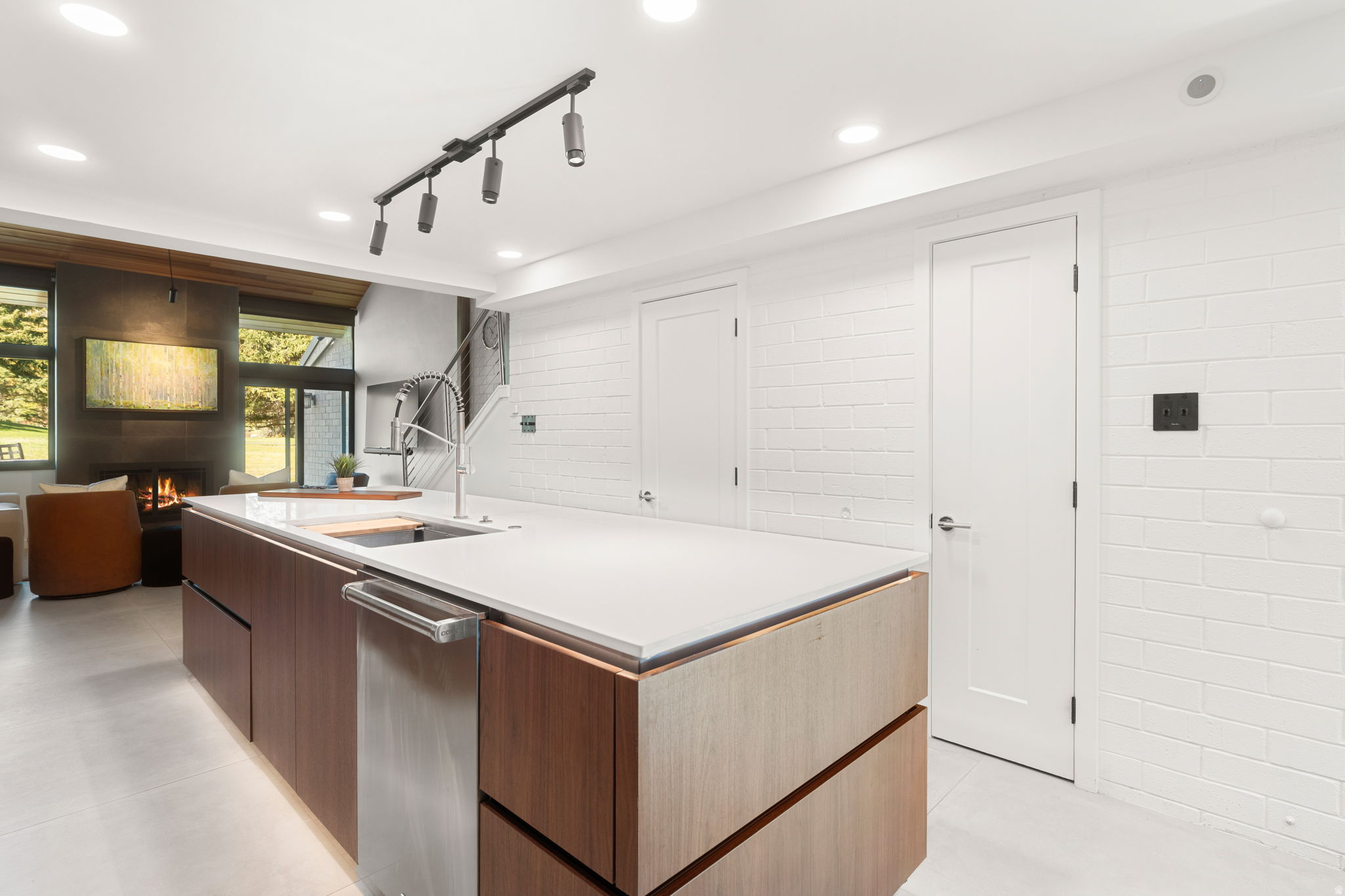 PARK AVE CONDOS - Residential